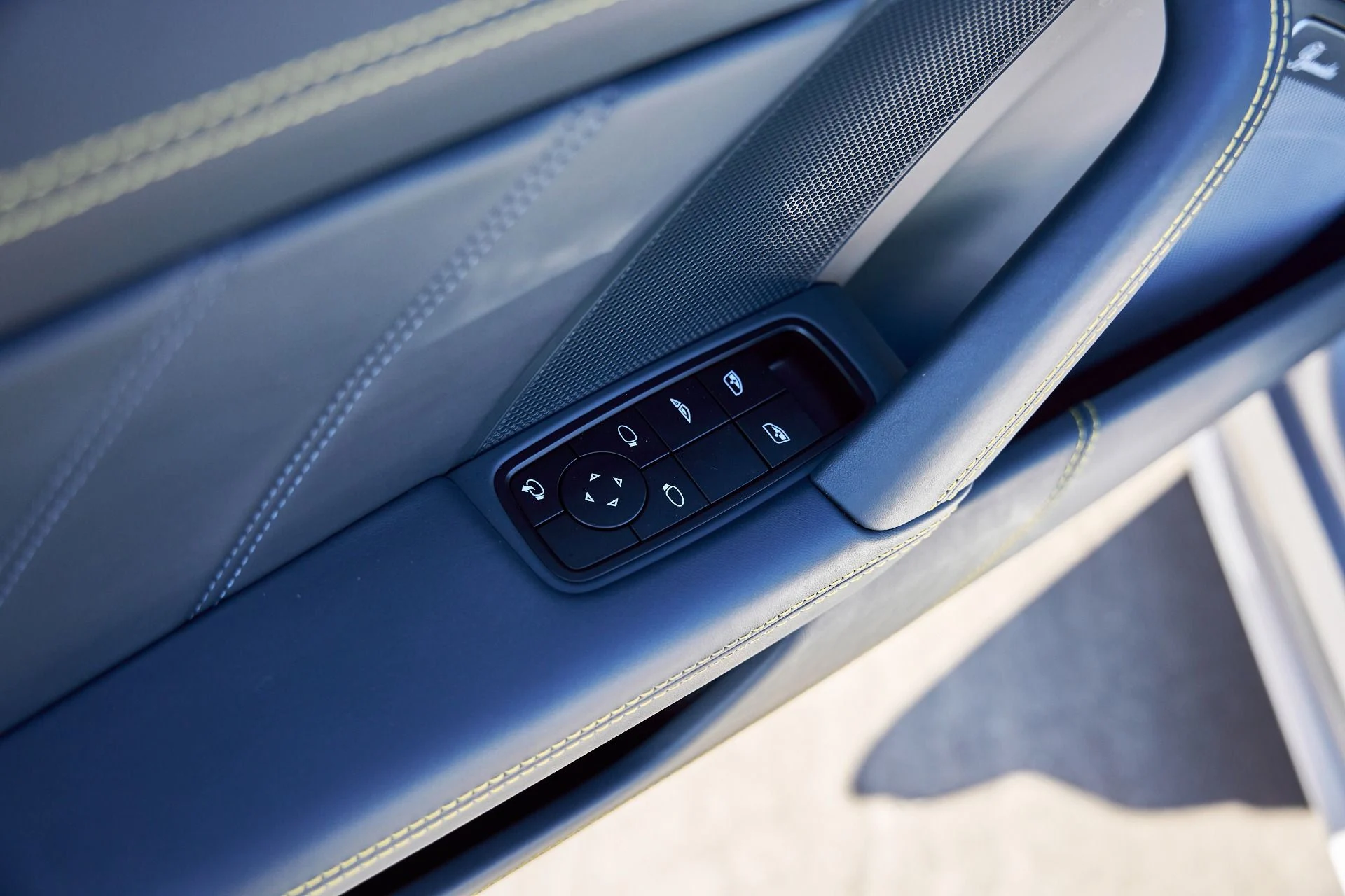 mph028_693659988_Used_2024_Porsche_911_Turbo_S_1768438268_30c45d1a62