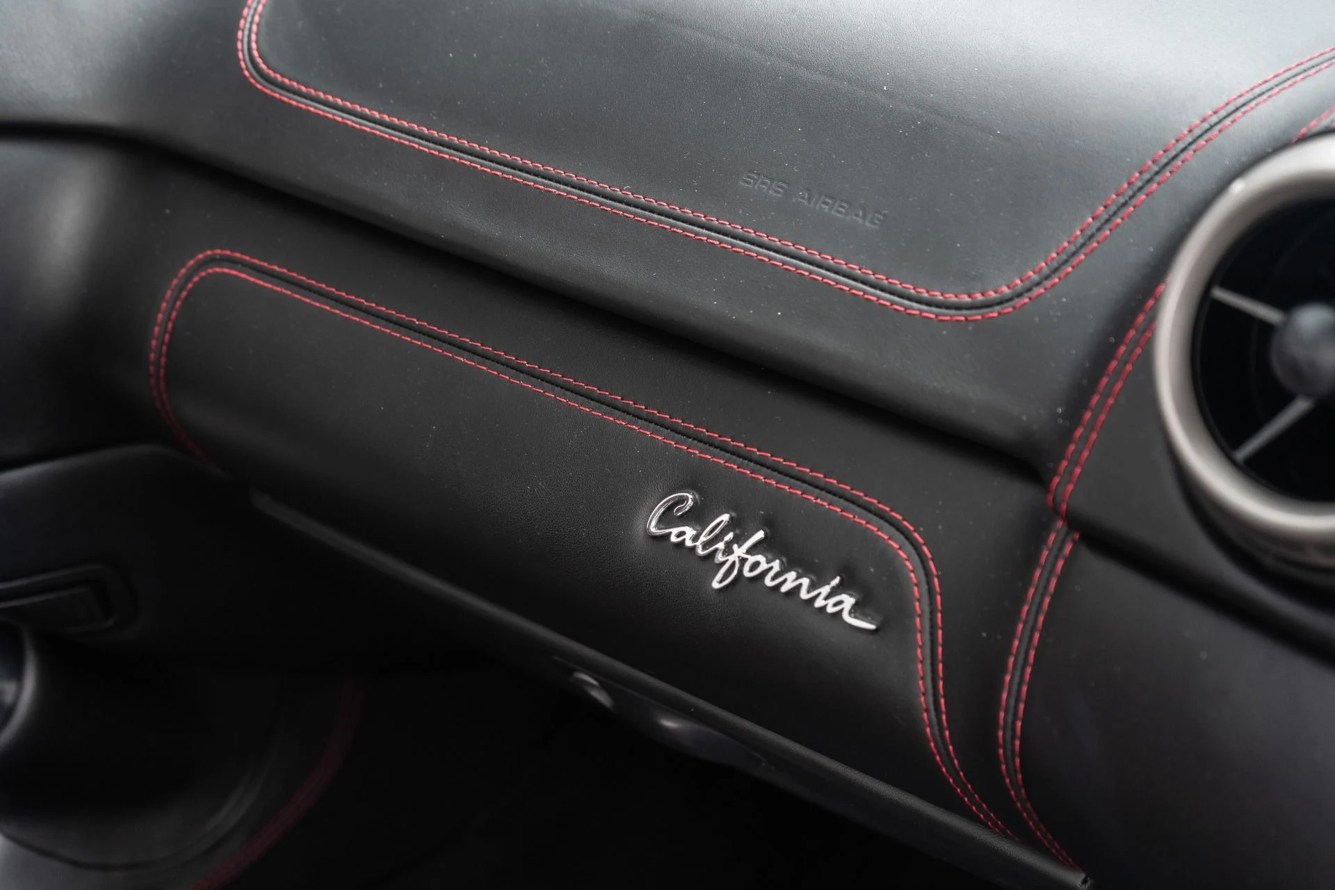 mph028_695457597_Used_2013_Ferrari_California_1756329432_03d1ac4cc0