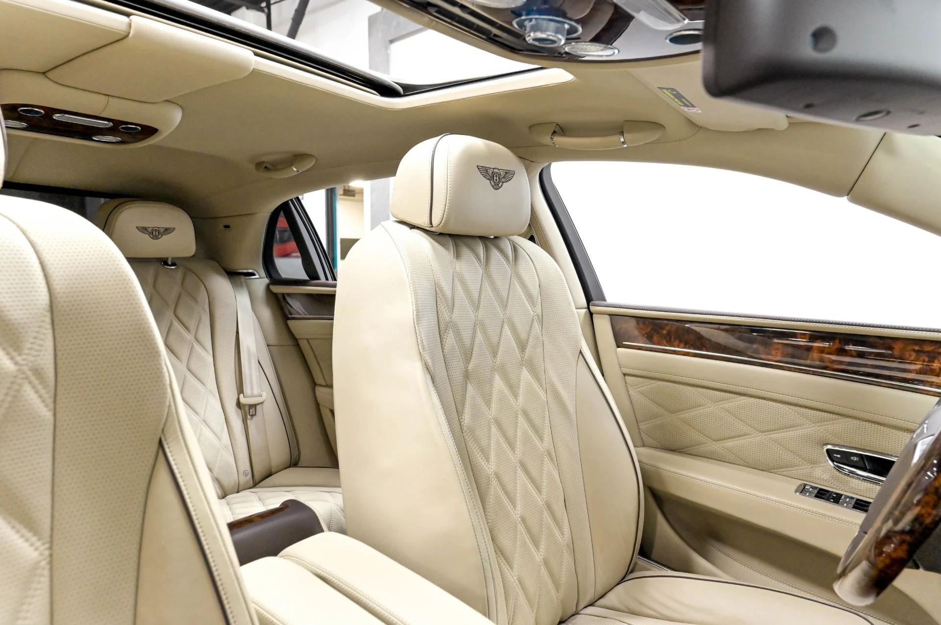mph028_71790992_Used_2015_Bentley_Flying_Spur_W12_1784214578_a3f79361dd