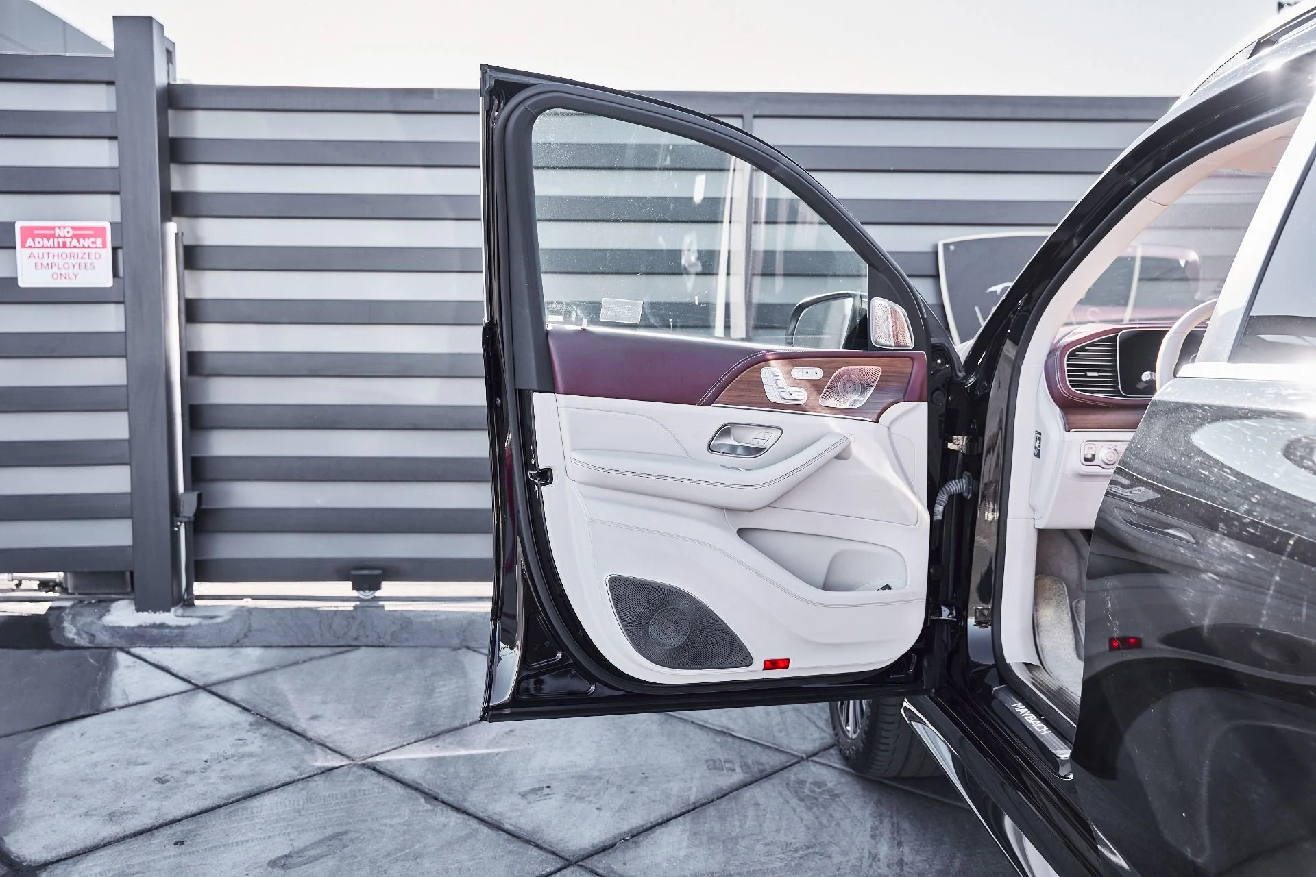 mph028_724085676_Used_2024_Mercedes_Benz_GLS_Maybach_GLS_600_1776125642_634ebb1684