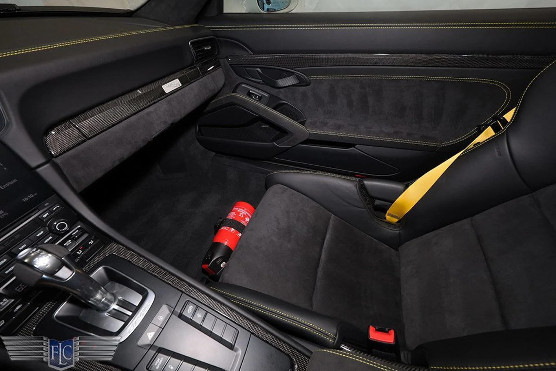 mph028_726046860_used_2018_porsche_911_gt2rsweissach_9689_22986338_29_1024_64e1724851