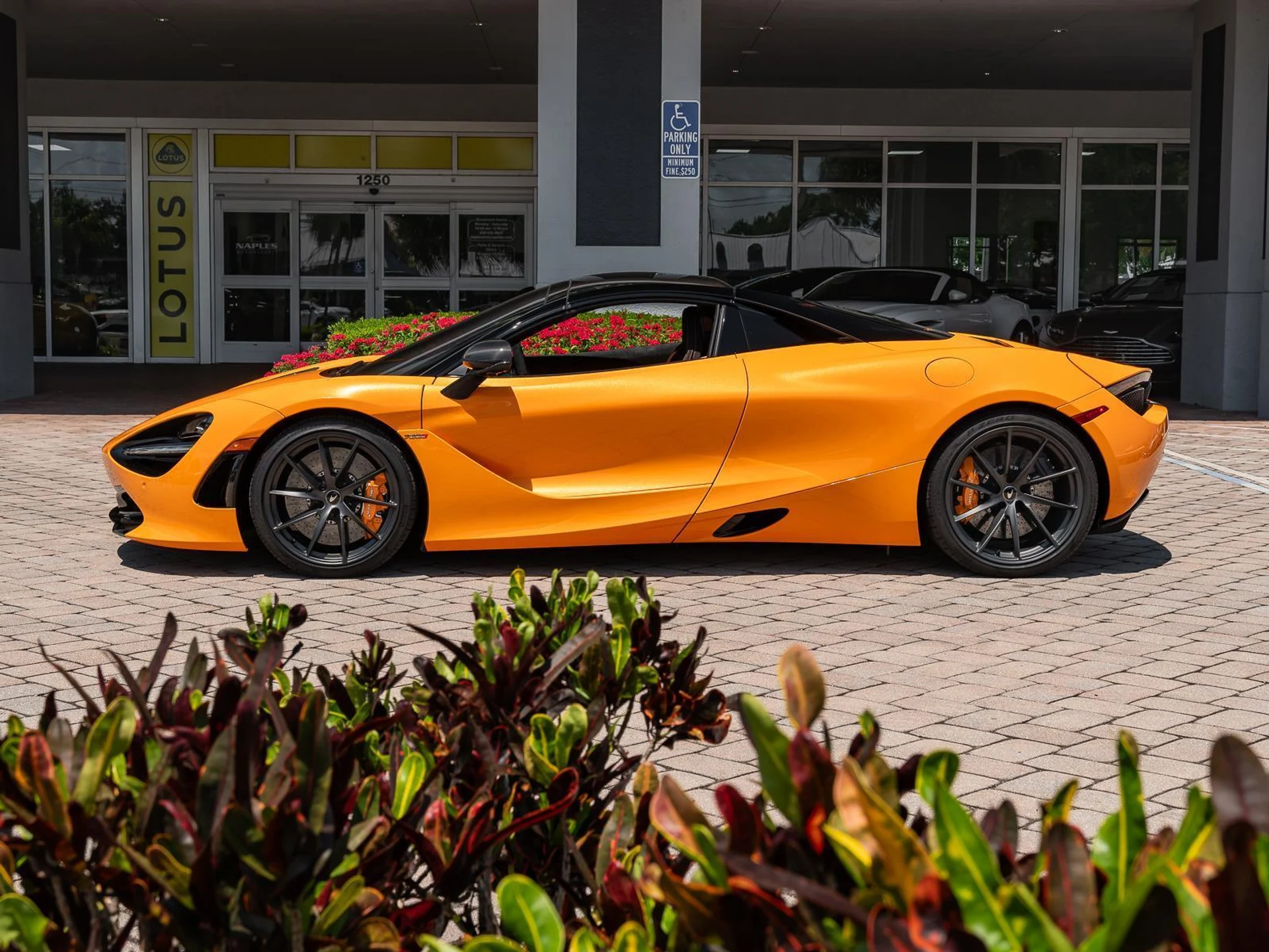 mph028_734656626_Used_2022_Mc_Laren_720_S_Performance_1778364275_631924c02f