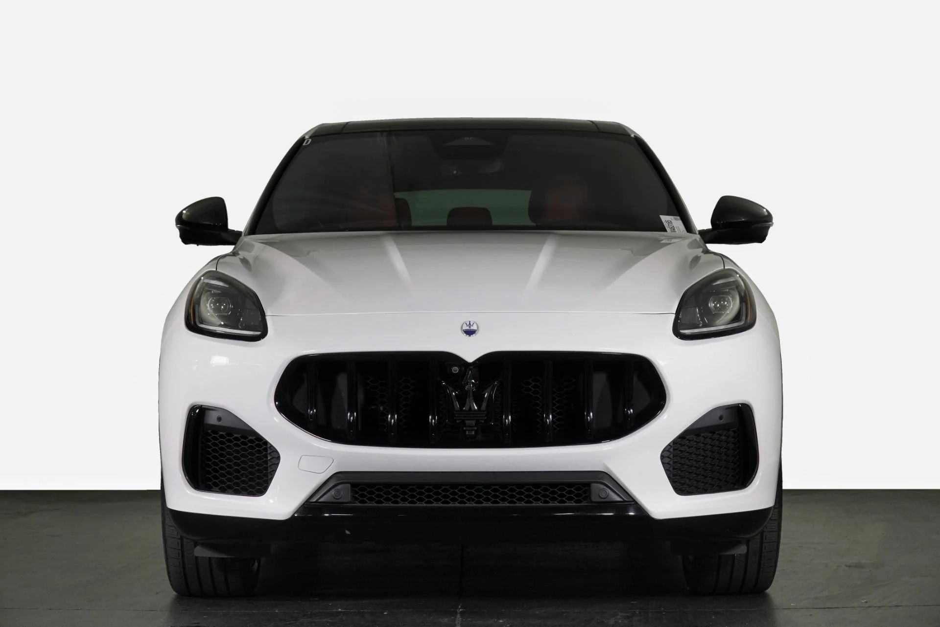 mph028_737708944_New_2025_Maserati_Grecale_Modena_1776302402_0230a5481a