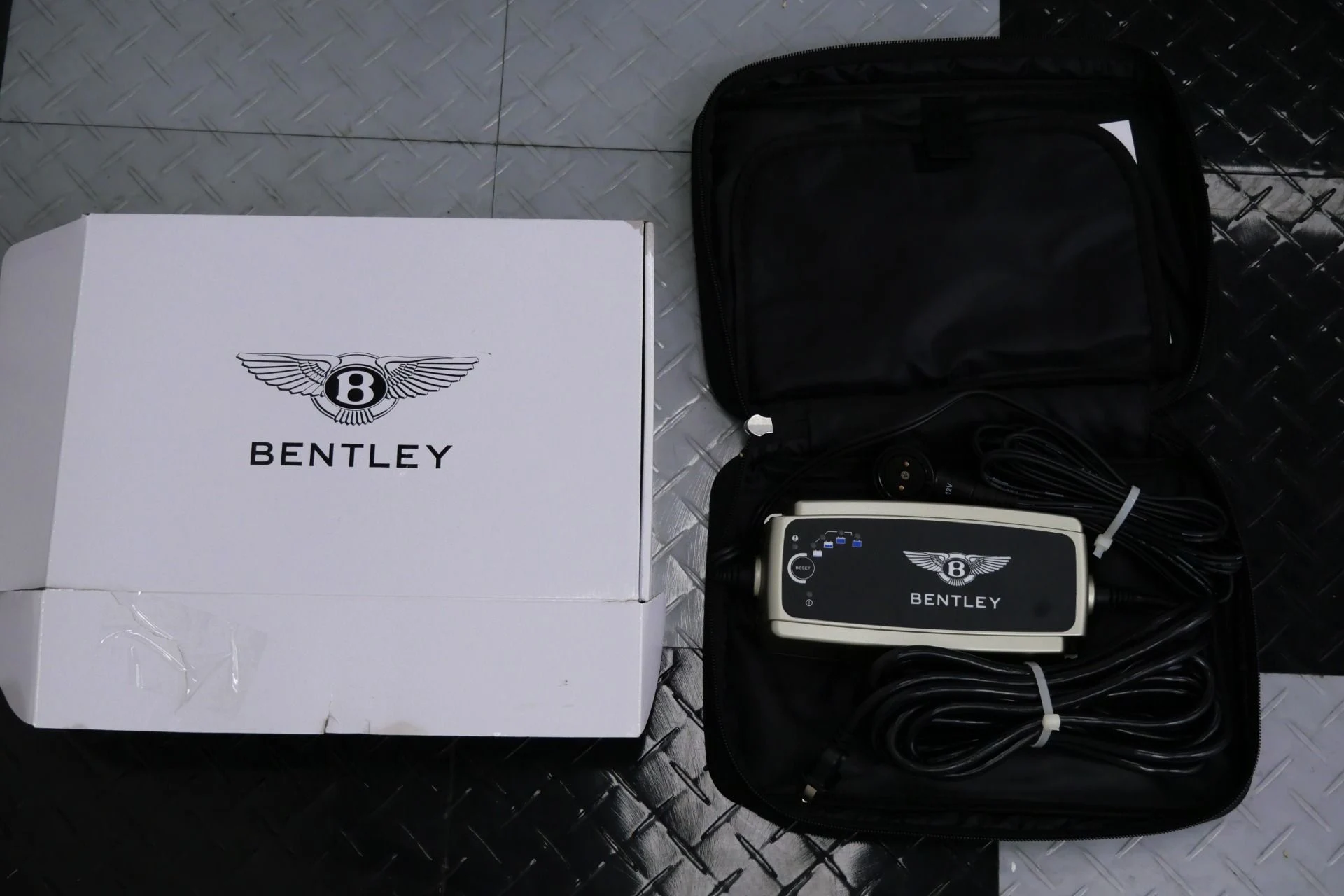 mph028_744550958_Used_2022_Bentley_Continental_GTC_V8_1754511421_567c68b46f