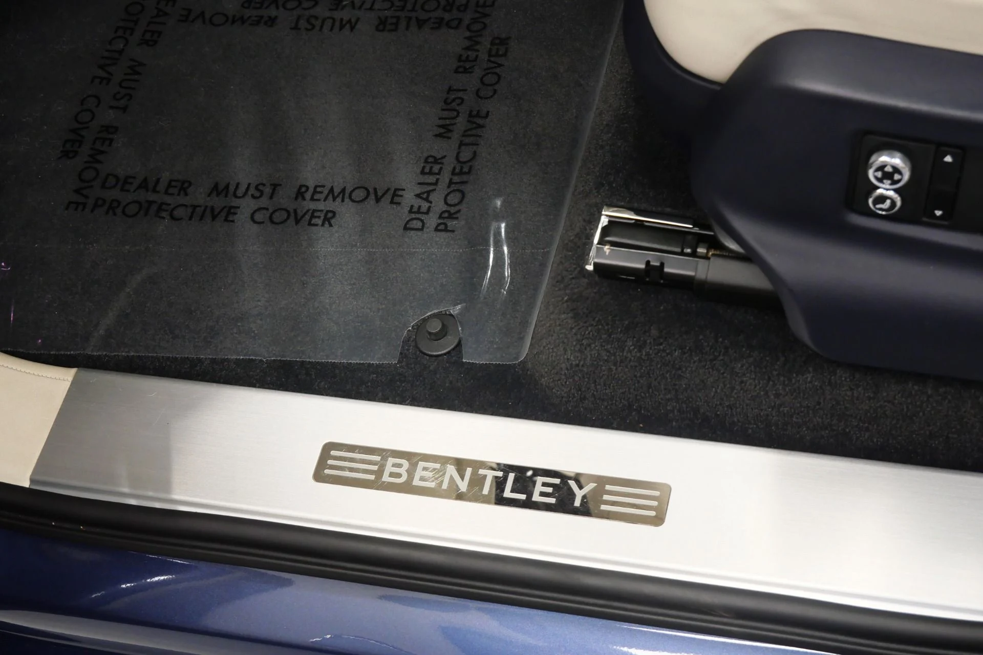 mph028_753466054_Used_2018_Bentley_Bentayga_Onyx_Edition_W12_Touring_Specification_Front_Seat_Comfort_Specification_1772647427_bbbefdf04c