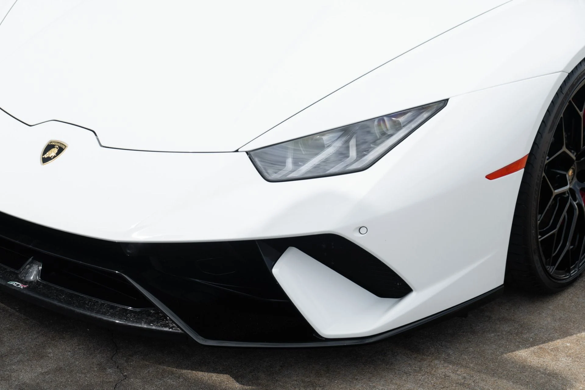 mph028_762341568_Used_2018_Lamborghini_Huracan_LP_640_4_Performante_1773180113_5d872b6891