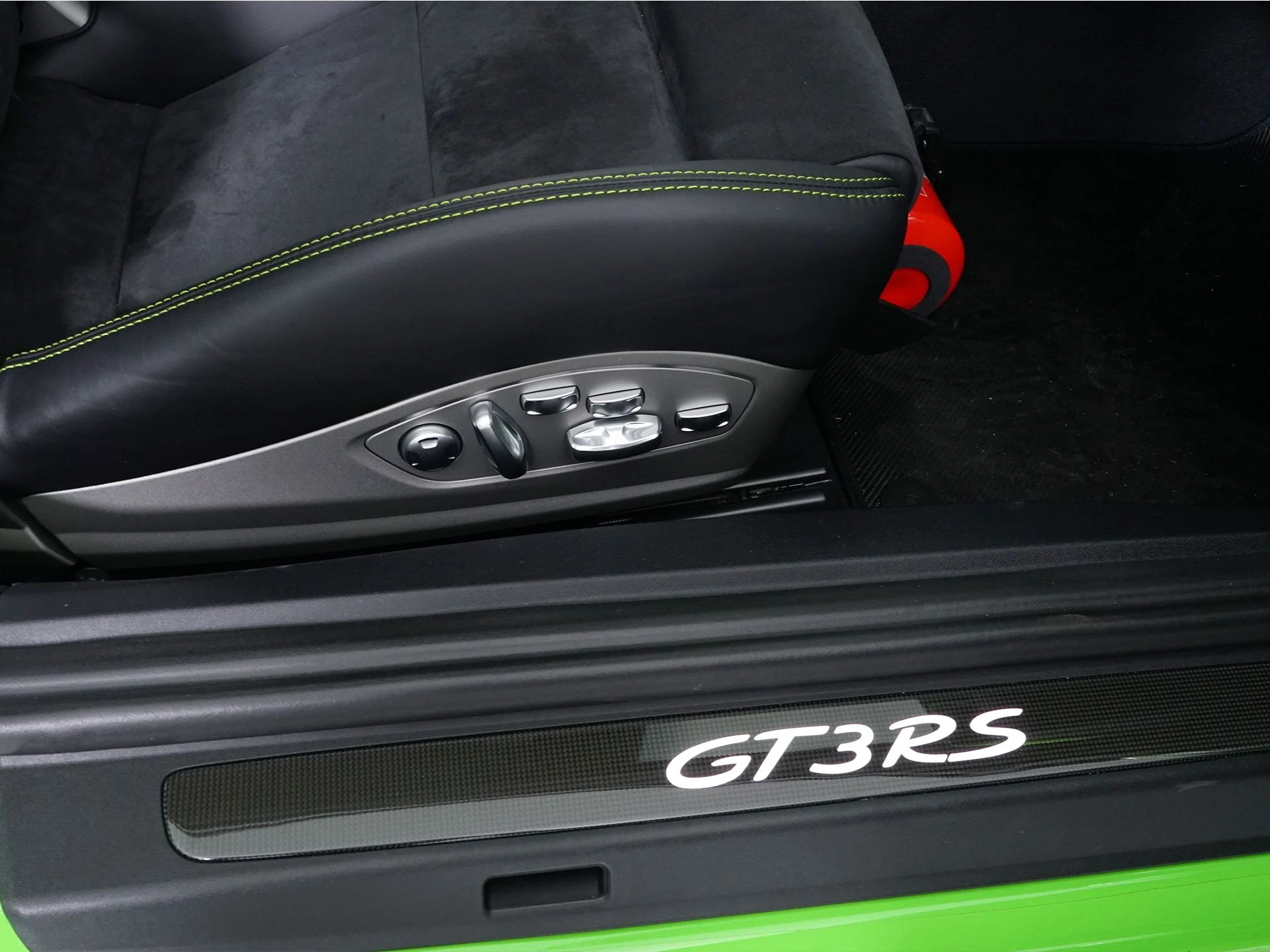 mph028_766982084_2049a839c941b64d5273e1537342a45ax_9bab6fb297