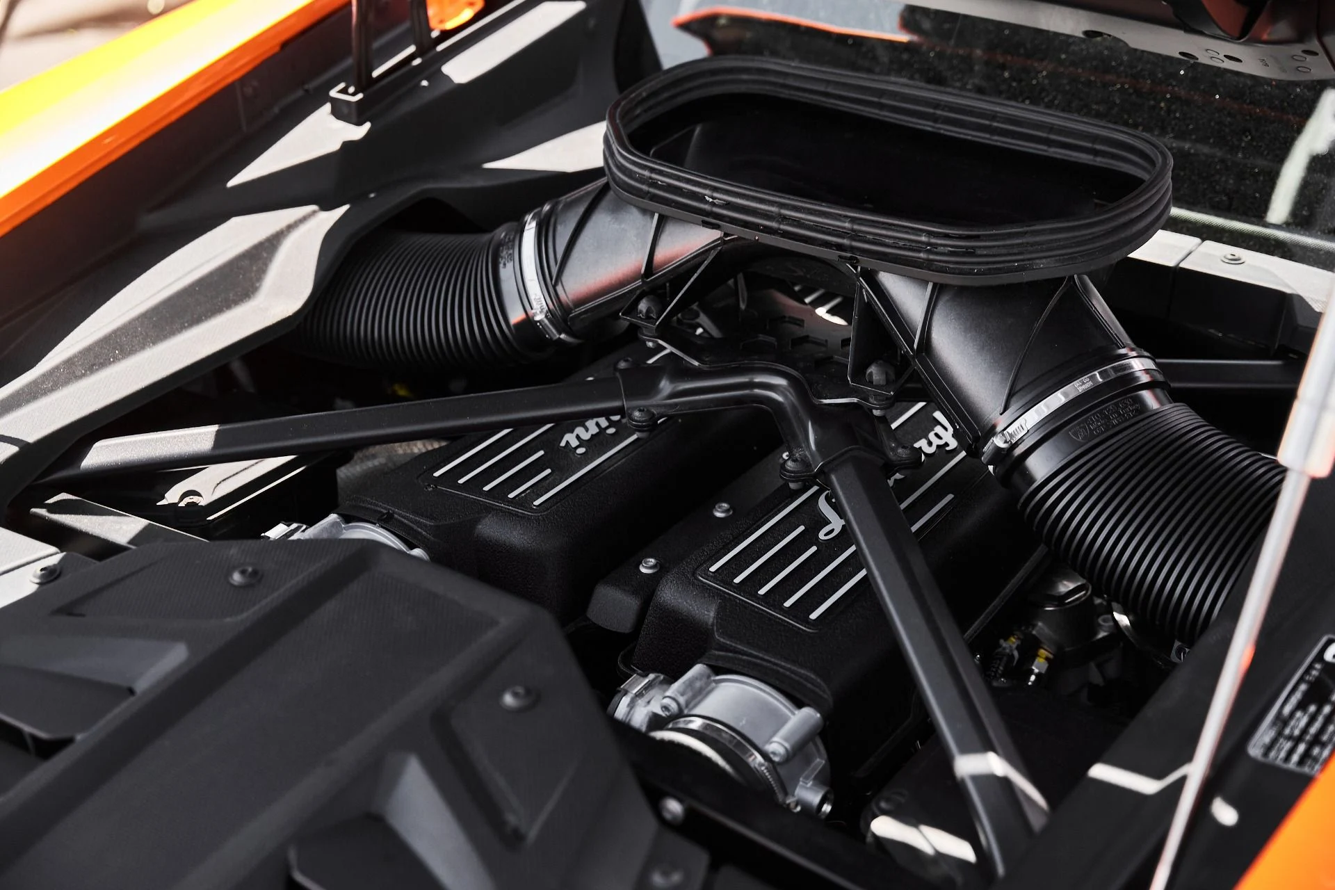 mph028_773607332_Used_2023_Lamborghini_Huracan_Sterrato_Base_1776823429_d9bda943dc