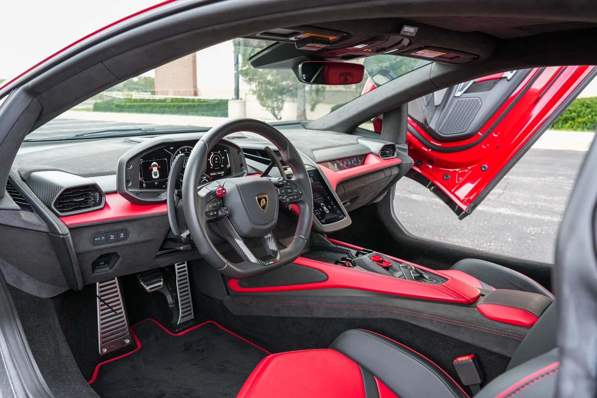 mph028_790867491_Used_2025_Lamborghini_Revuelto_1790108001_05e912ae65