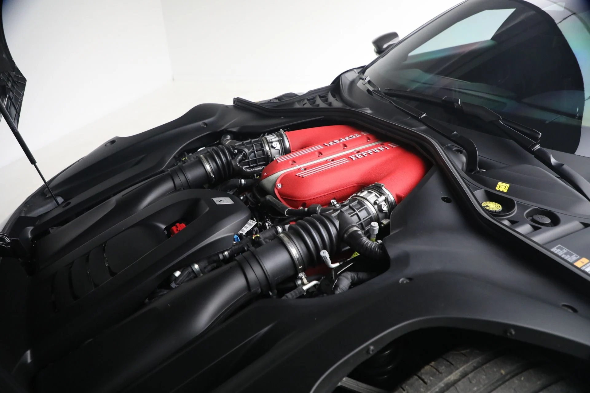 mph028_792081009_Used_2025_Ferrari_12_Cilindri_1771948587_6e0b4d3d97