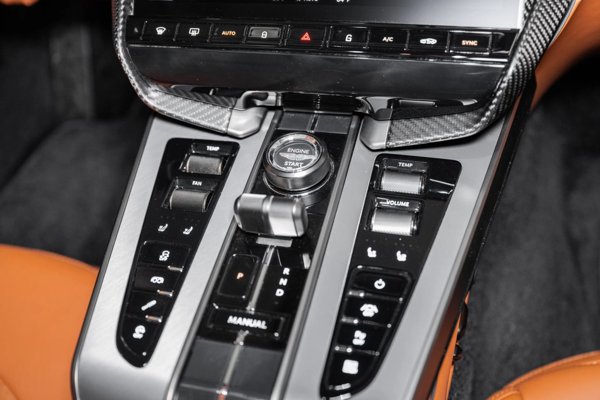 mph028_796423030_Used_2025_Aston_Martin_Vanquish_1751746222_504ad2b2a6