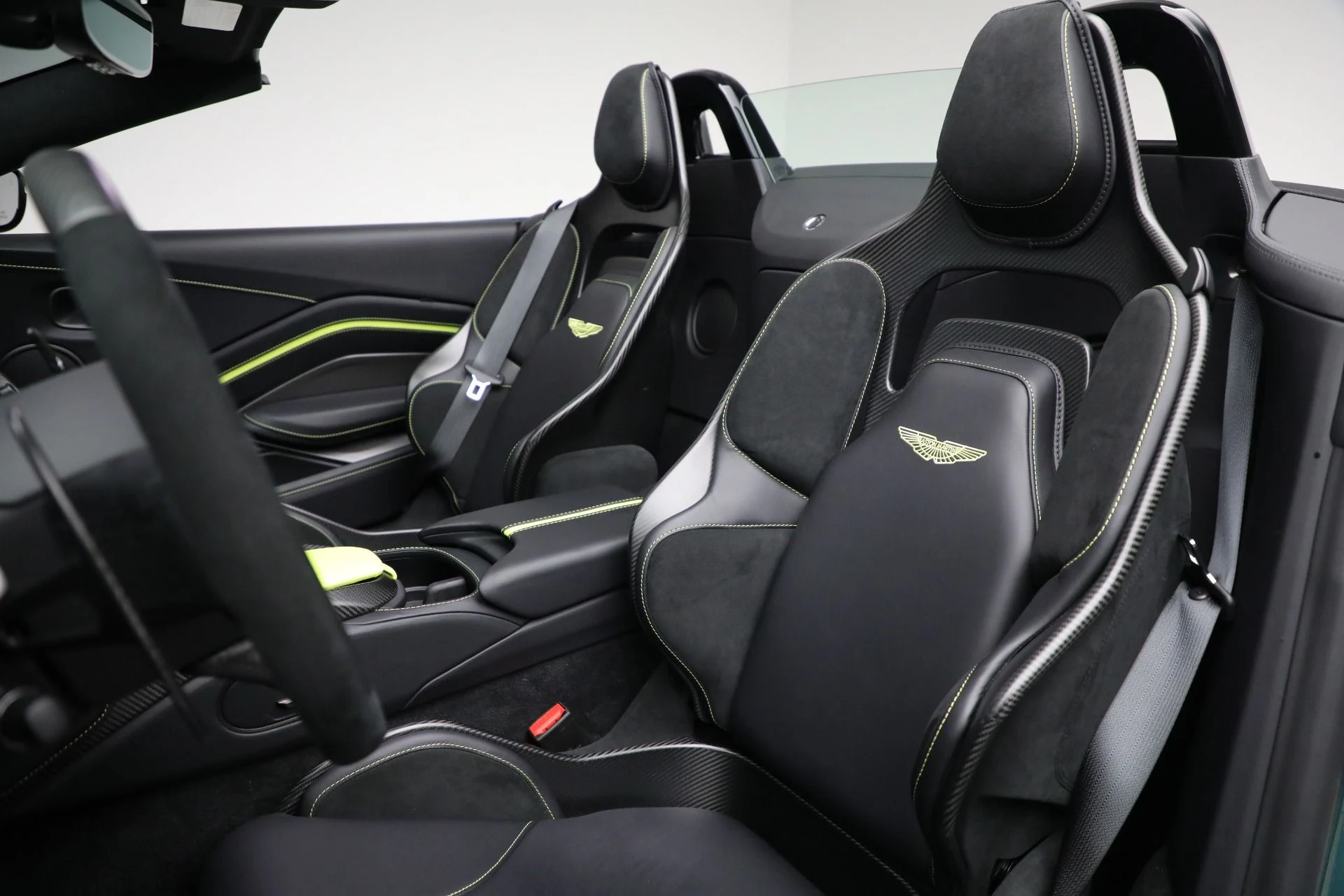 mph028_796477694_Used_2023_Aston_Martin_Vantage_V12_1eacbe857e