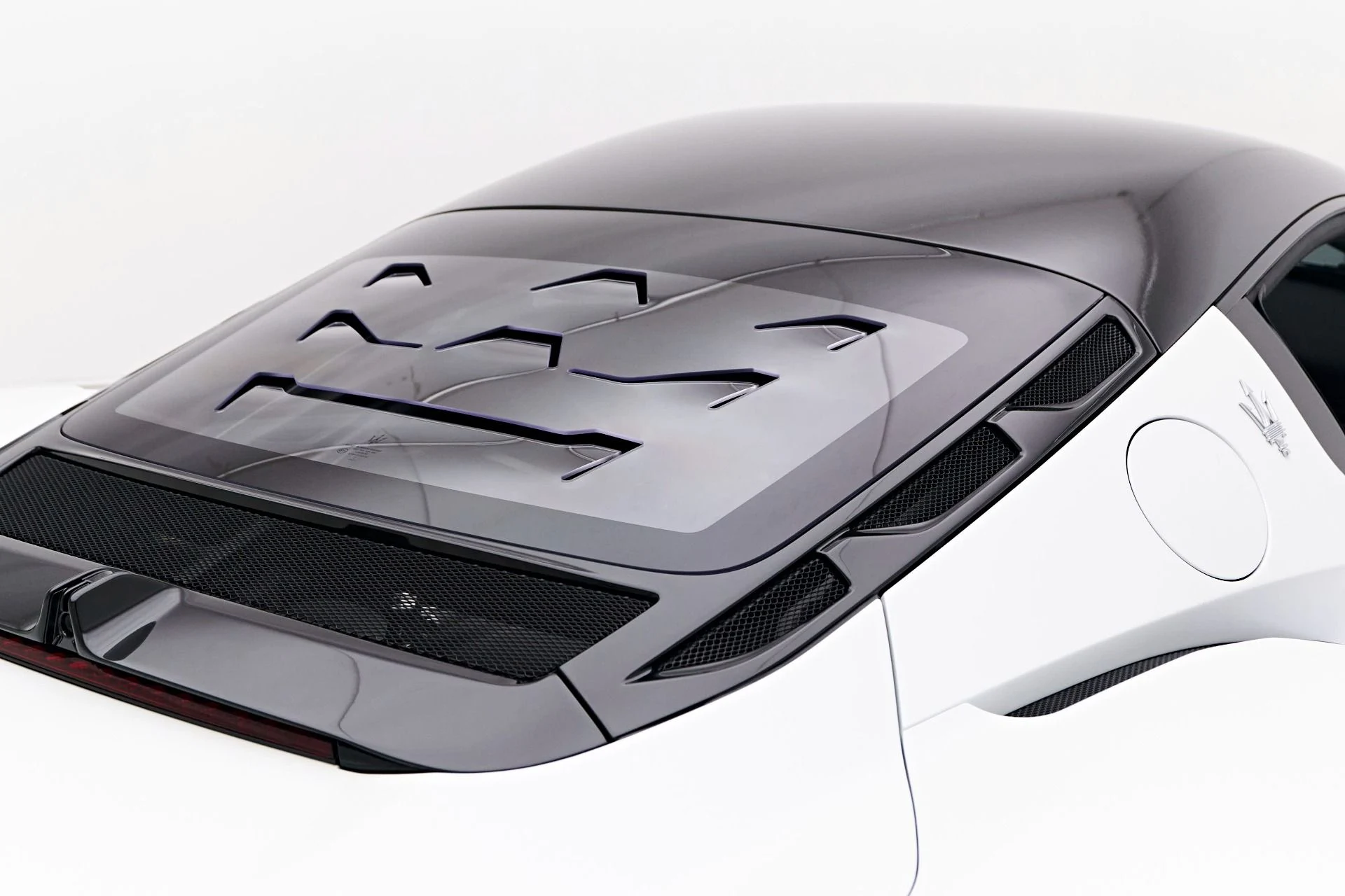 mph028_799723652_Used_2023_Maserati_MC_20_Base_1721243405_6fdc2b5b34