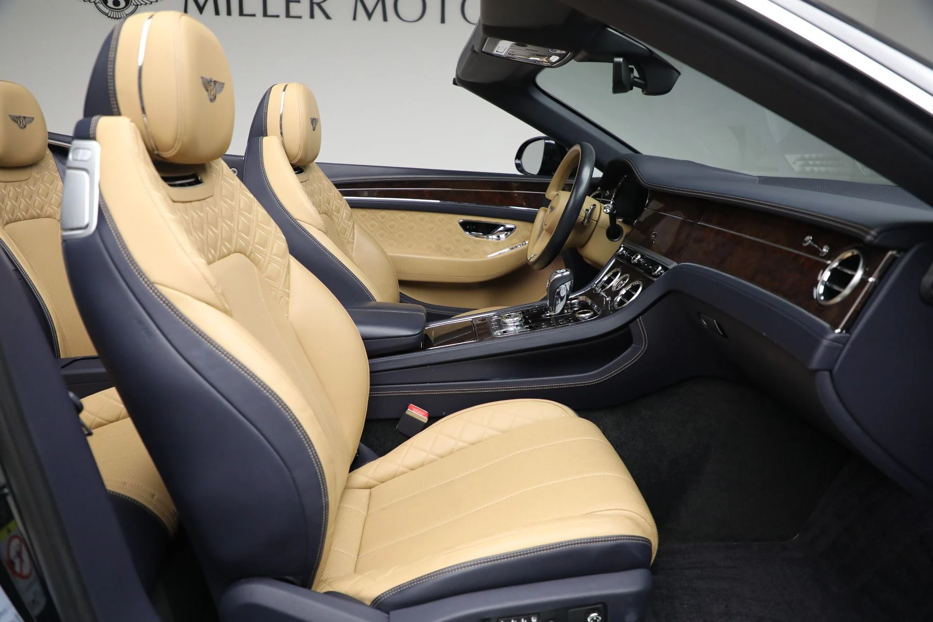 mph028_799735133_Used_2020_Bentley_Continental_GTC_V8_df42c9529c