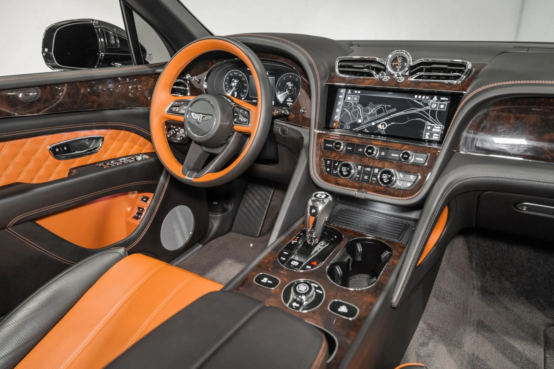 mph028_803454204_Used_2022_Bentley_Bentayga_V8_1773164215_2815e568b2