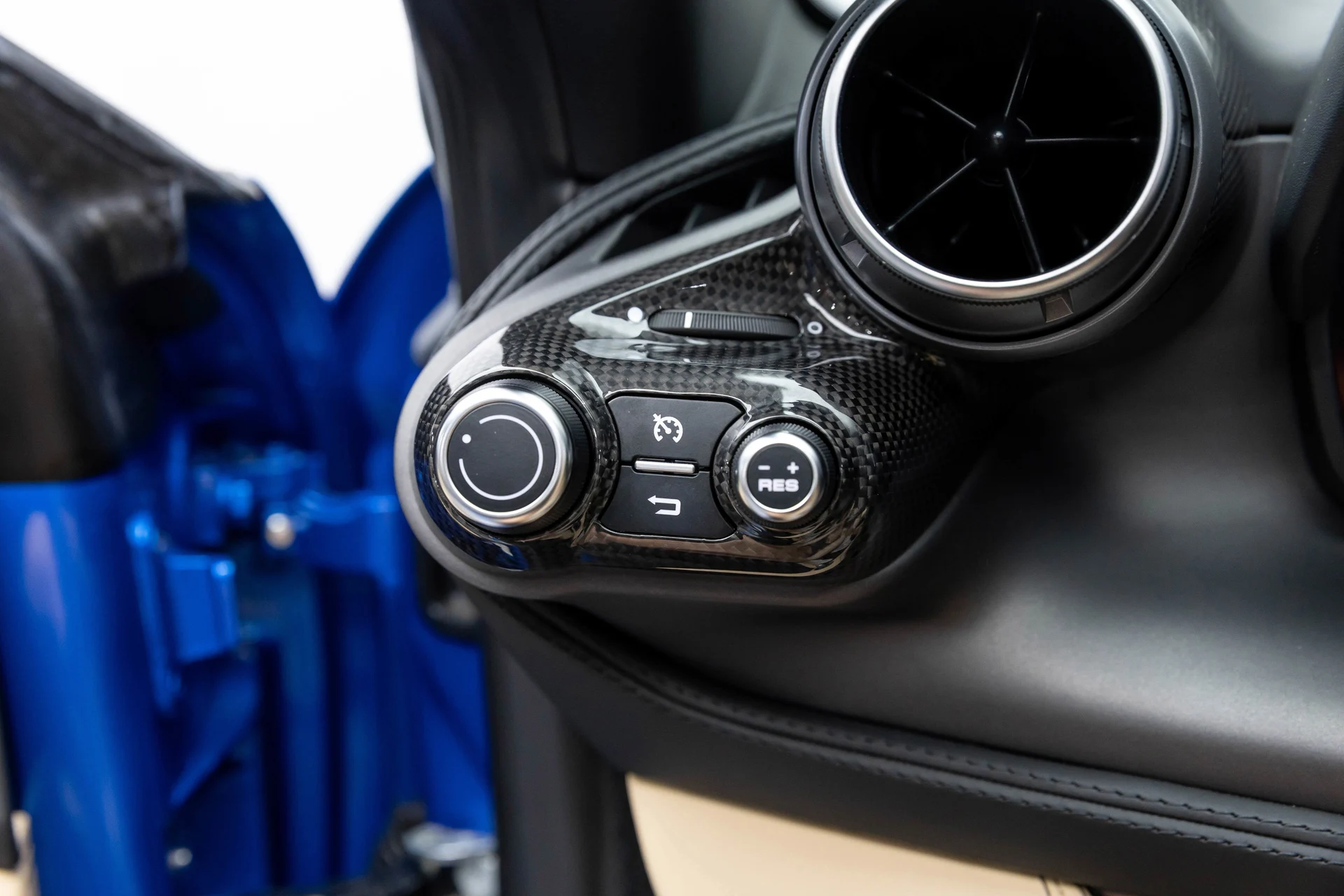 mph028_813880505_e69a039713d944aea2a68e0fef6825b7_0b1c9a63c0