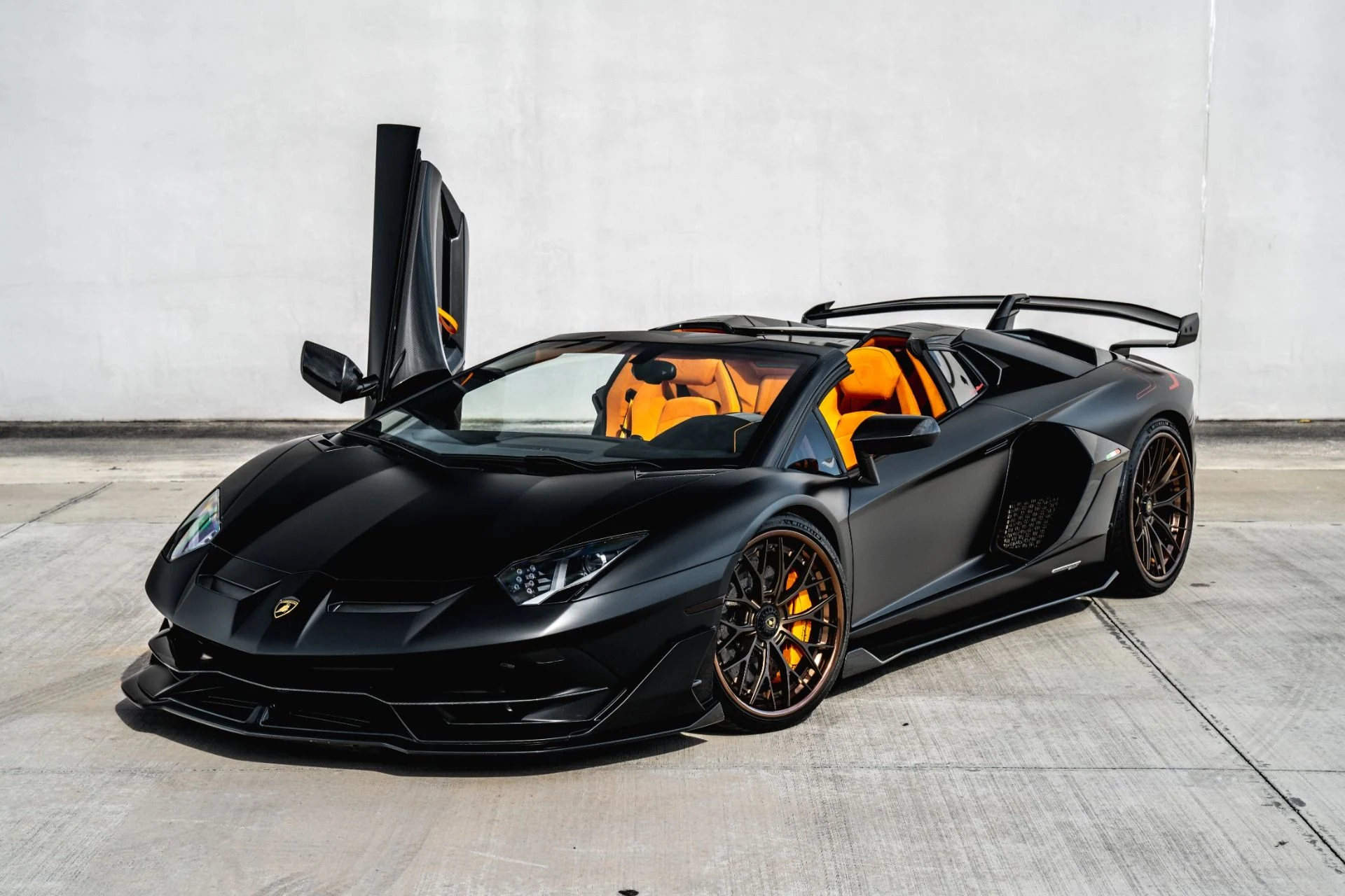 mph028_817542334_Used_2020_Lamborghini_Aventador_SVJ_w_Hermes_Orange_Factory_Interior_Over_110_K_in_Options80_K_in_Mods_1672876014_4082ecb014