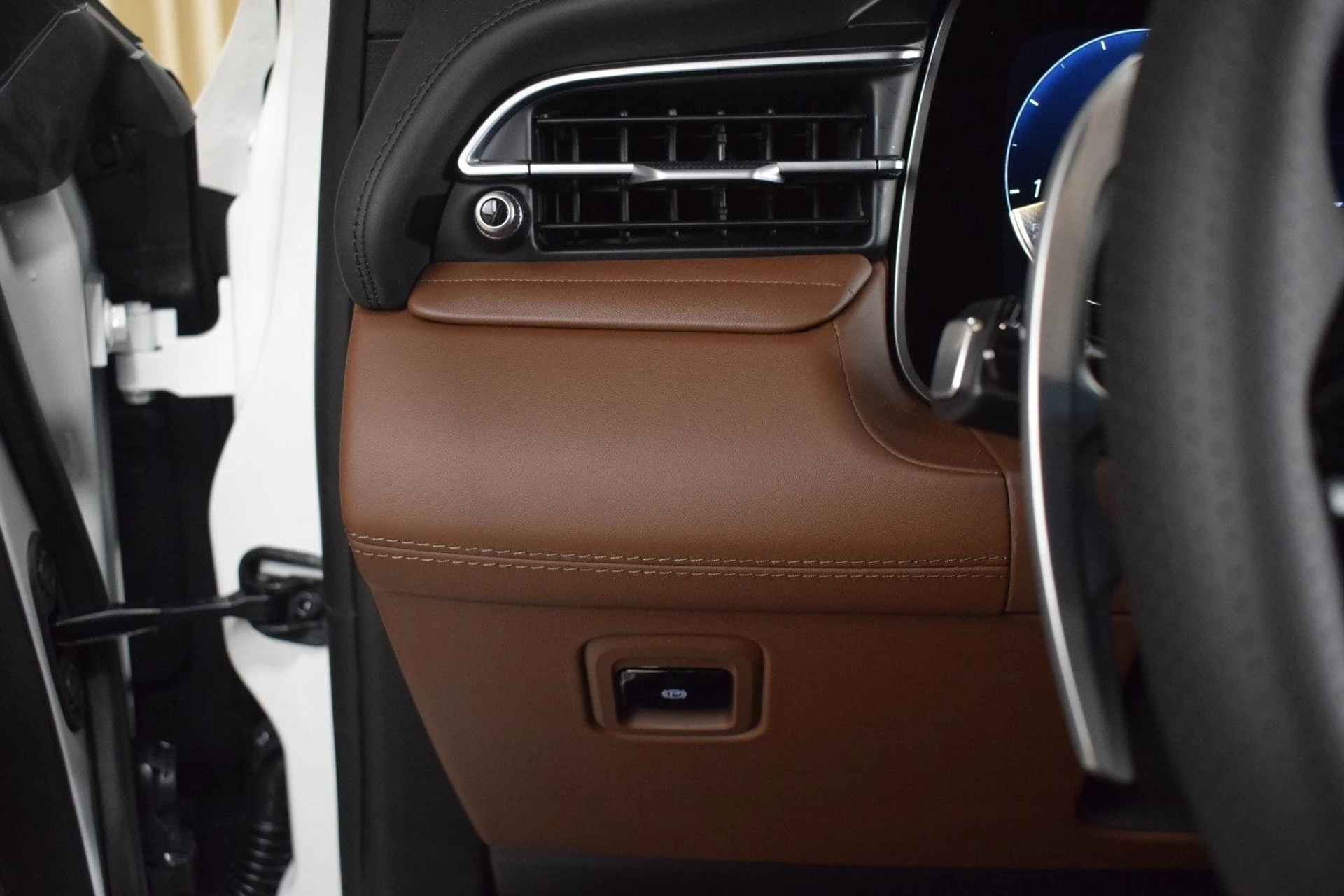 mph028_81843446_54b965c4543e05df2160131d6970b406x_8a1d972553