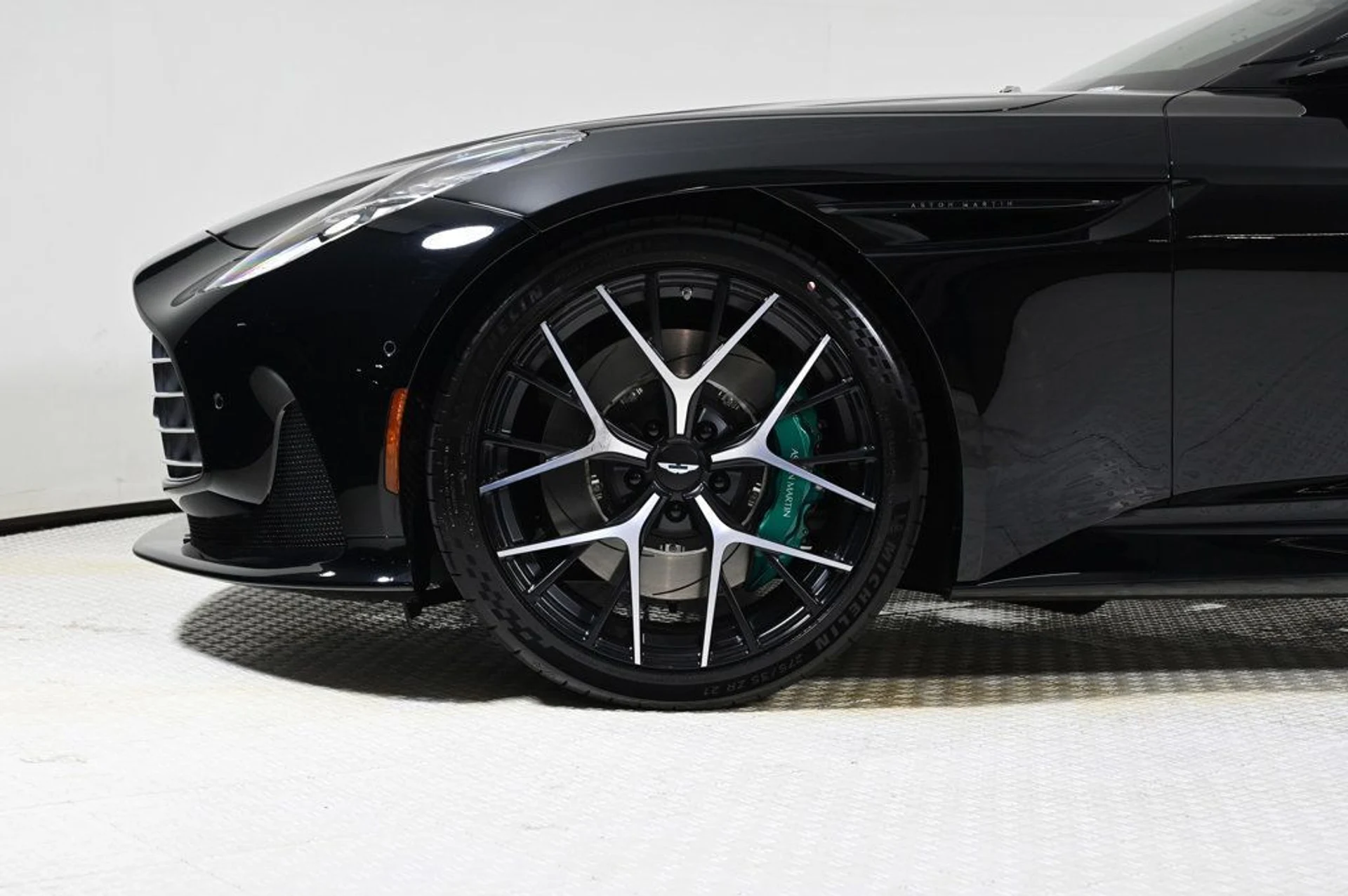 mph028_822566317_new_2026_aston_martin_db12_volante_11350_22900946_29_1024_582f597b2d