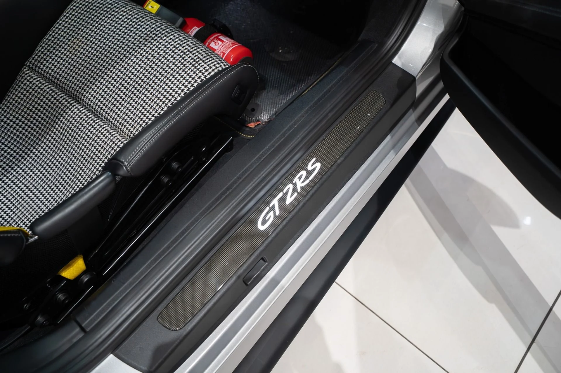 mph028_823645934_11863_p29_l_9d3ce7801b