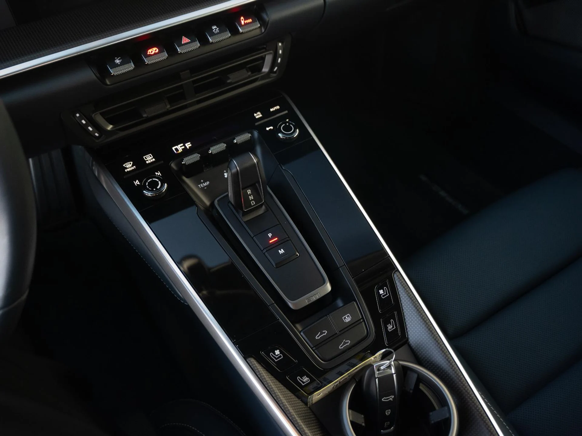 mph028_854686692_404281f1cd17bff350bc1996ec7ed6f8x_566f8f126d