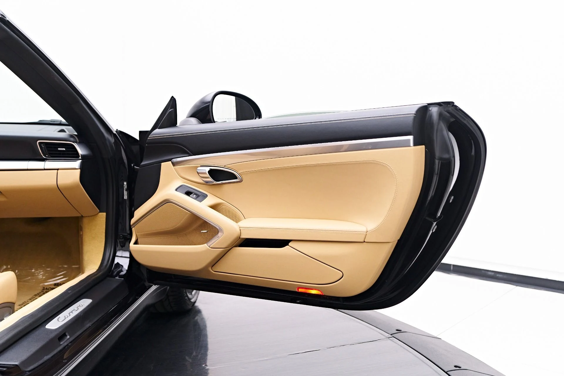 mph028_858779049_Used_2015_Porsche_911_Carrera_1752707667_f8fdf45c5e