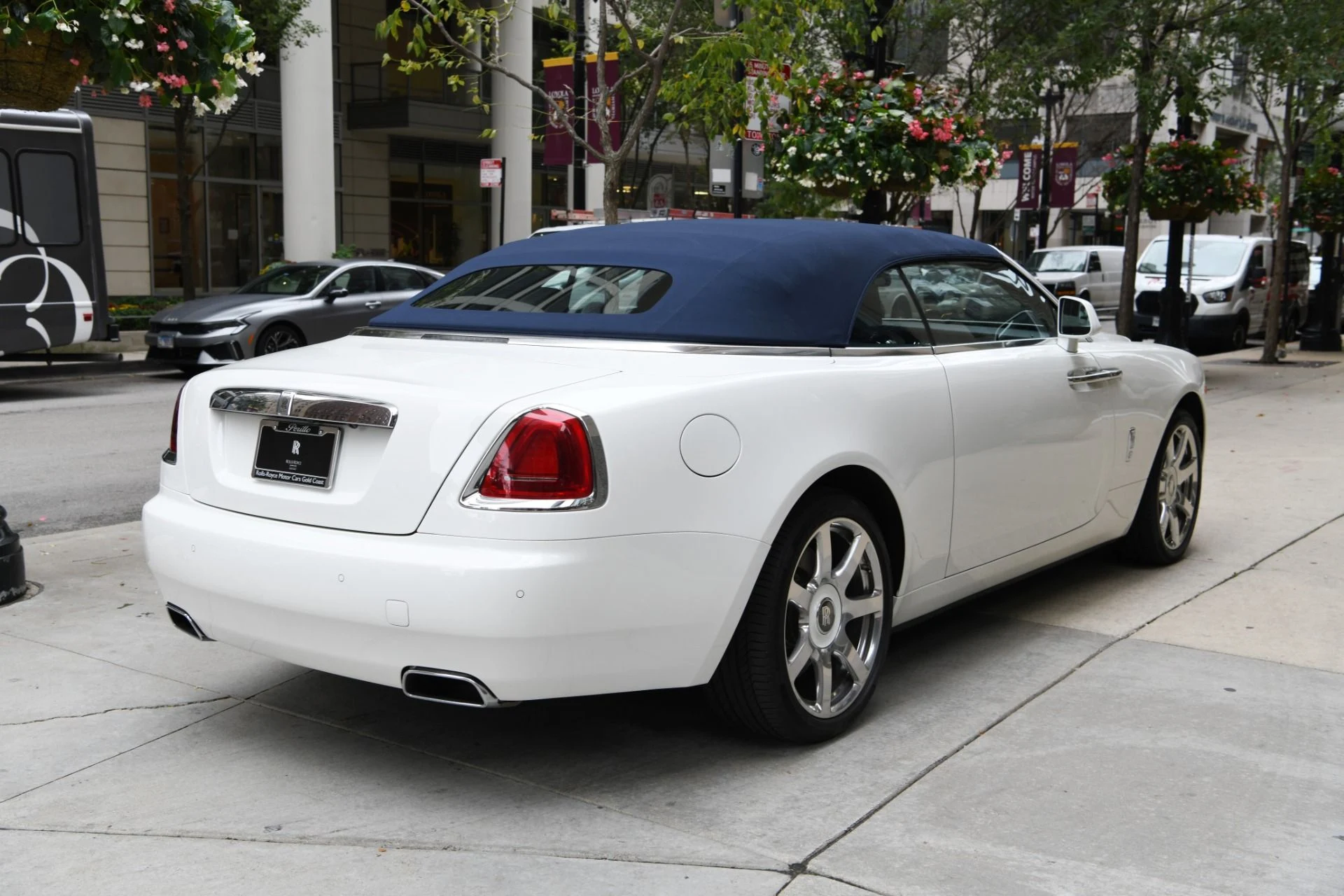 mph028_862868781_9708_p30_l_9f33beb68f