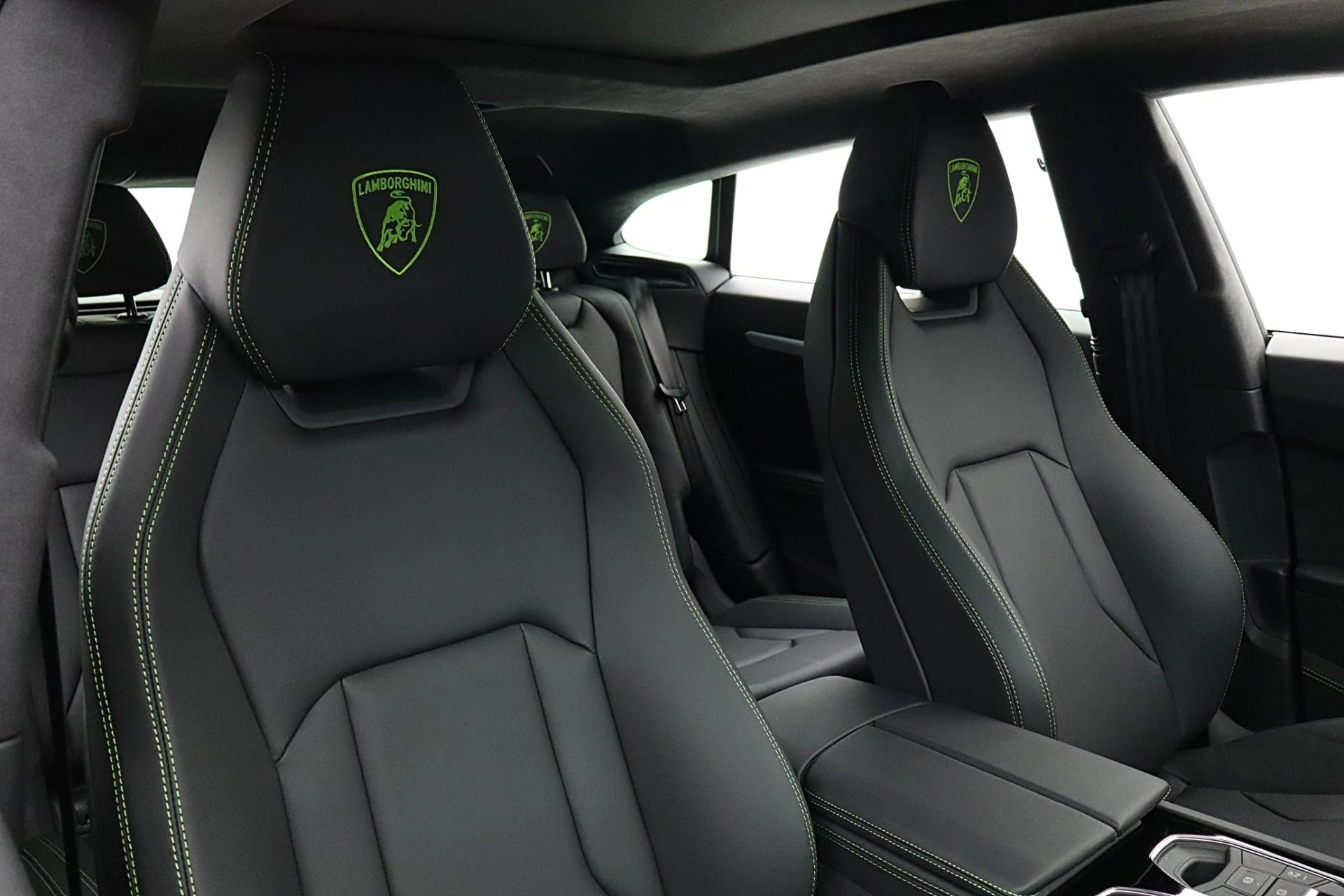 mph028_863684864_New_2026_Lamborghini_Urus_SE_f36d974fe1