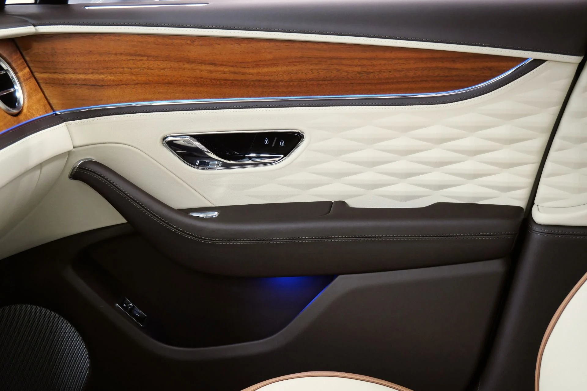 mph028_865720373_Used_2022_Bentley_Flying_Spur_Hybrid_Odyssean_Edition_266_K_MSRP_Sustainable_Interior_Trim_1770409393_6fc30ad94d