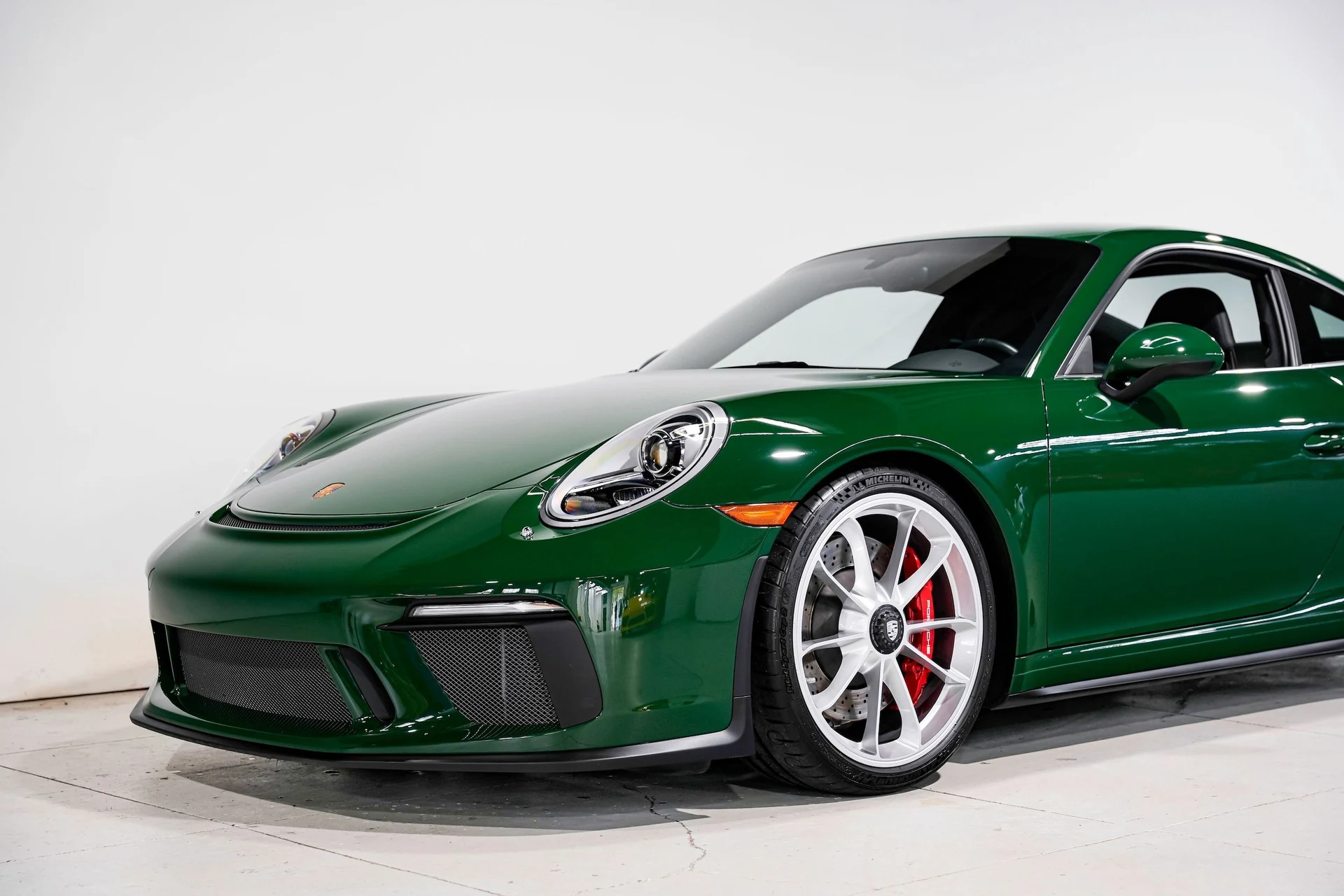 mph028_869422320_52b625b62f11e48373b6d6104be1a208x_5a230446b9