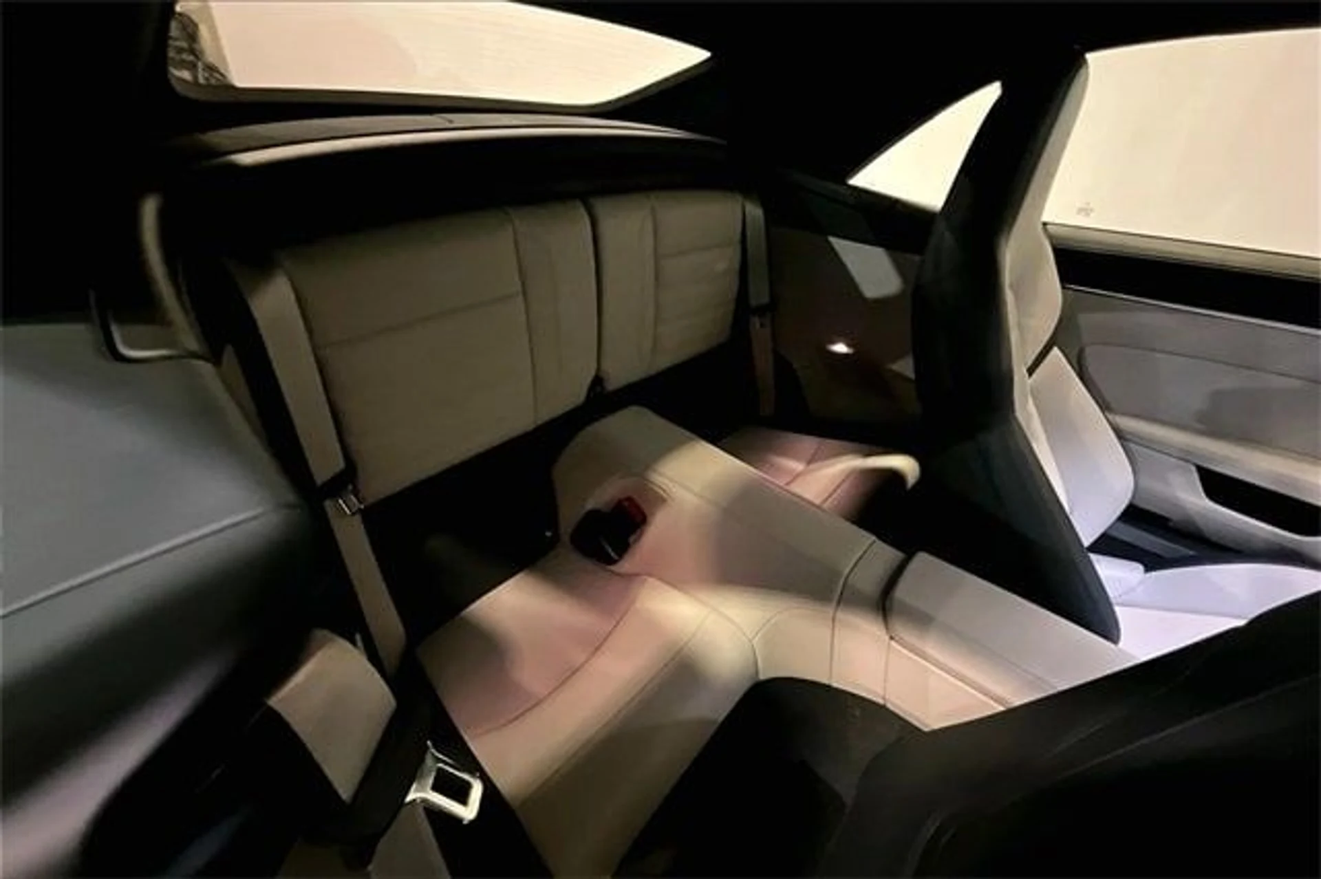 mph028_875196695_0931ed45e20f81621ccbb1c413aff3a7x_d7fc4197ff