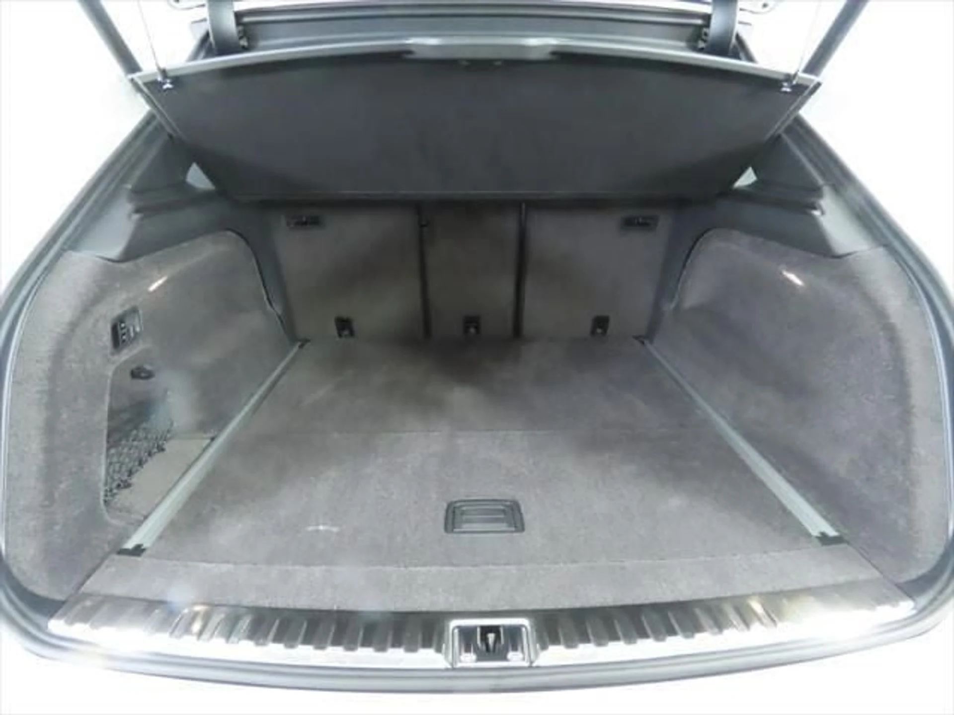 mph028_882641124_new_2025_bentley_bentayga_8119_22803697_29_640_176e7dd713