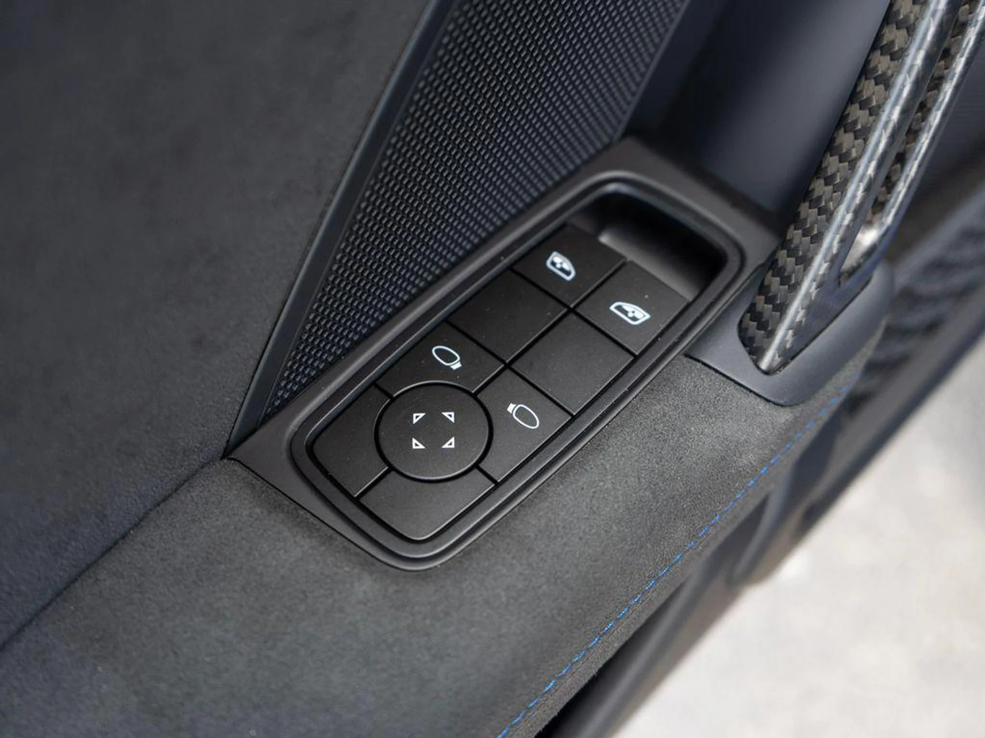 mph028_884658547_Kss_MBO_M_Jl_CO_2tbg_May_Ffnglr4_I_55bc90406c