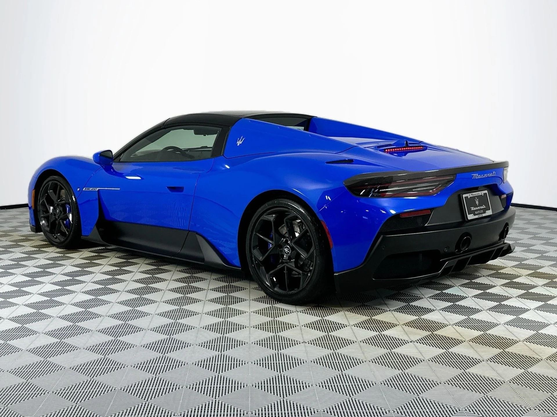 mph028_886331538_29_bab4e4e590