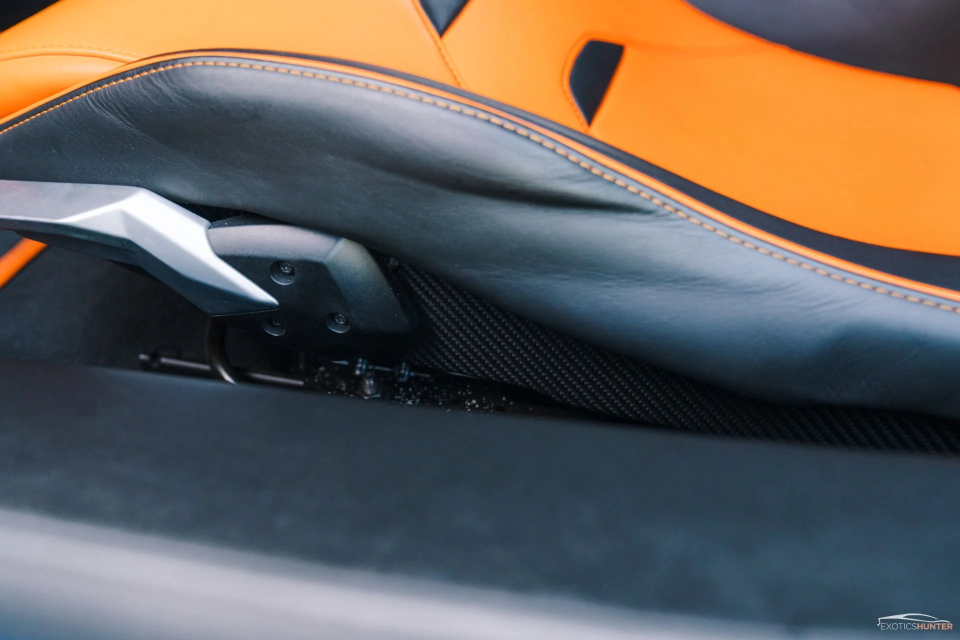 mph028_887870502_Used_2020_Lamborghini_Huracan_EVO_Blu_Aegeus_Matte_Paint_w_Orange_Leather_Sensonum_Audio_1781046244_cdf4d90c7d