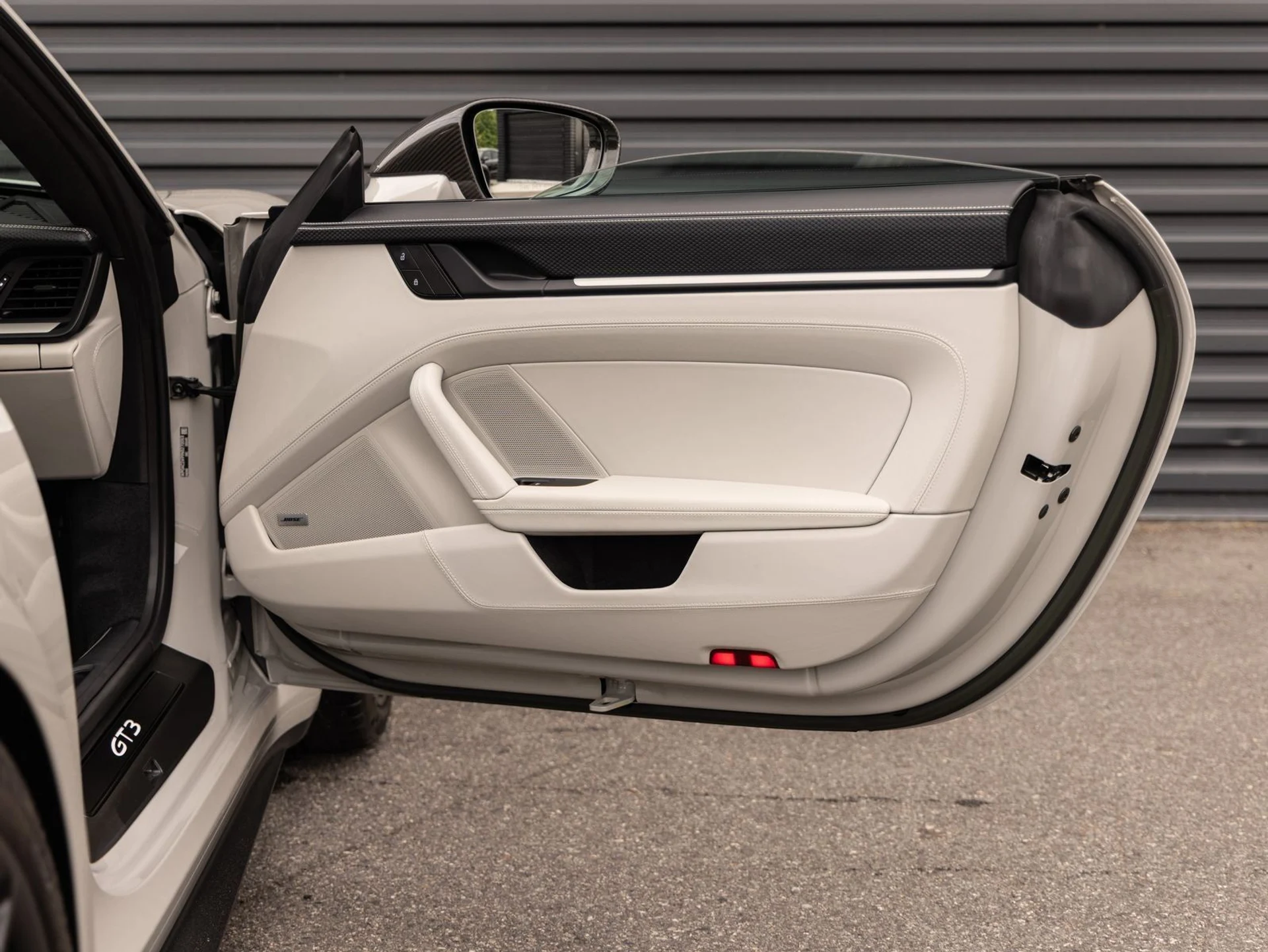 mph028_894498024_29_a550c15097