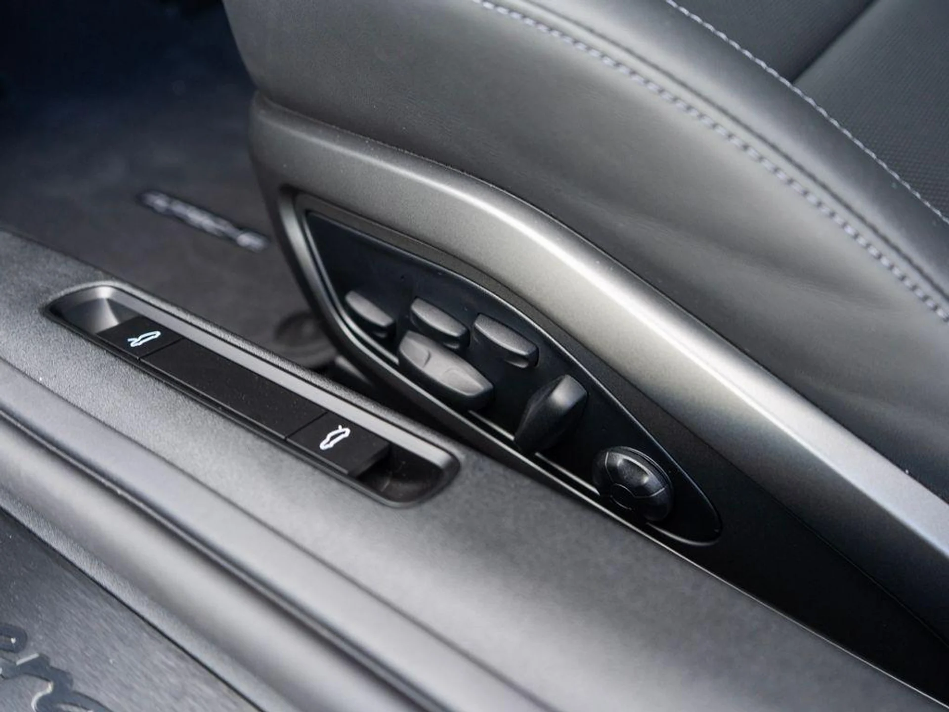 mph028_899000599_i3_QR_5k_Gm_Oi_EJ_Iv_H_Ok_LT_Qf_Kl7w8_I_e69393c514