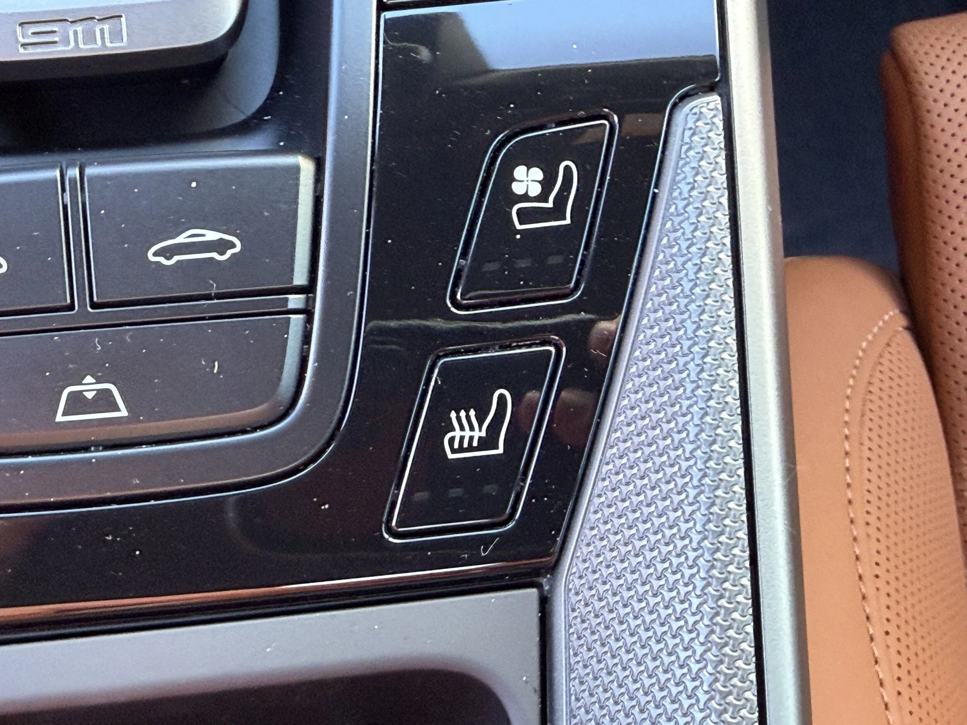 mph028_901812750_3eb7ab4ee55ffbb56f40ef9cf68930b3x_4c8a03c30f