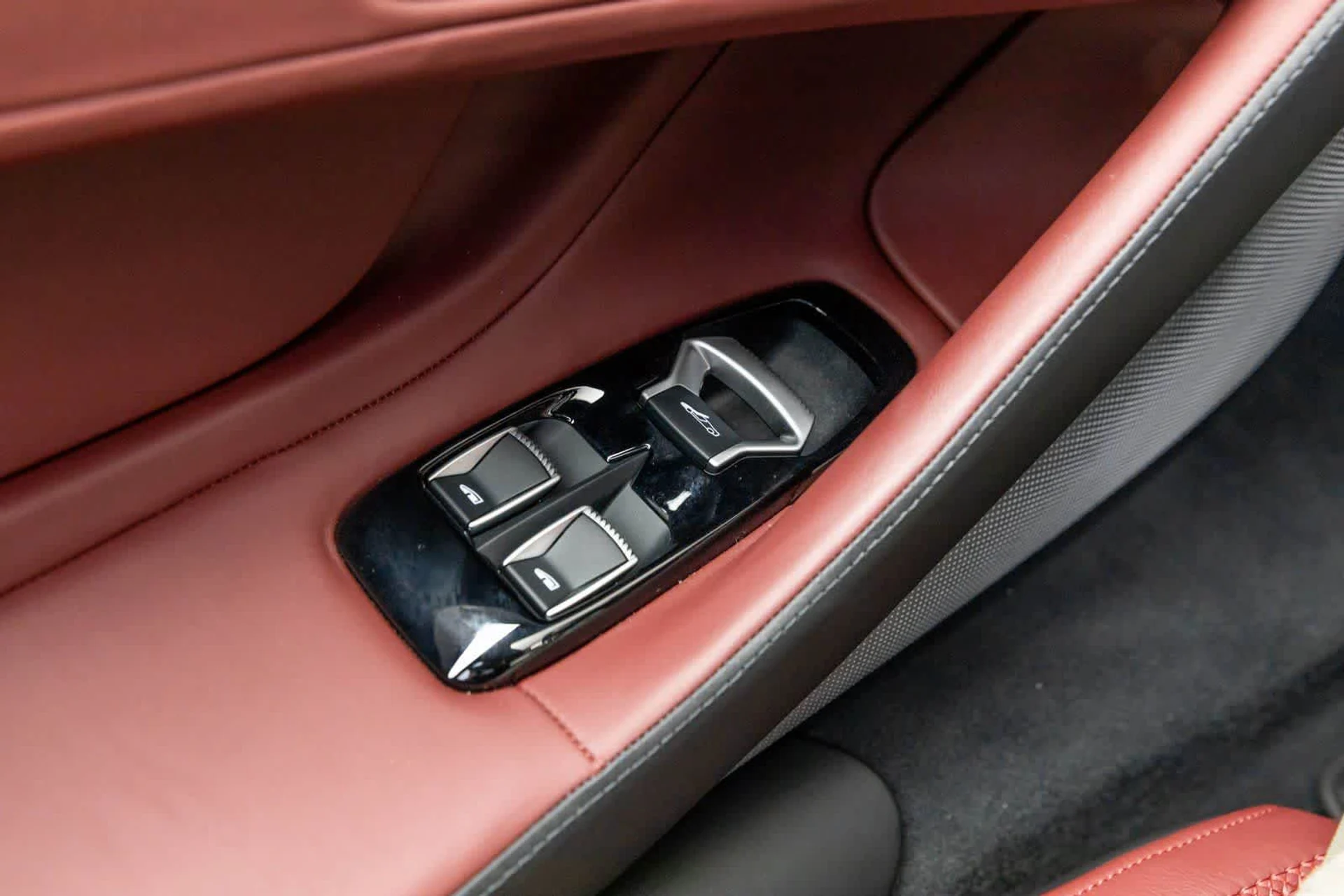 mph028_902359448_29_5c201664eb