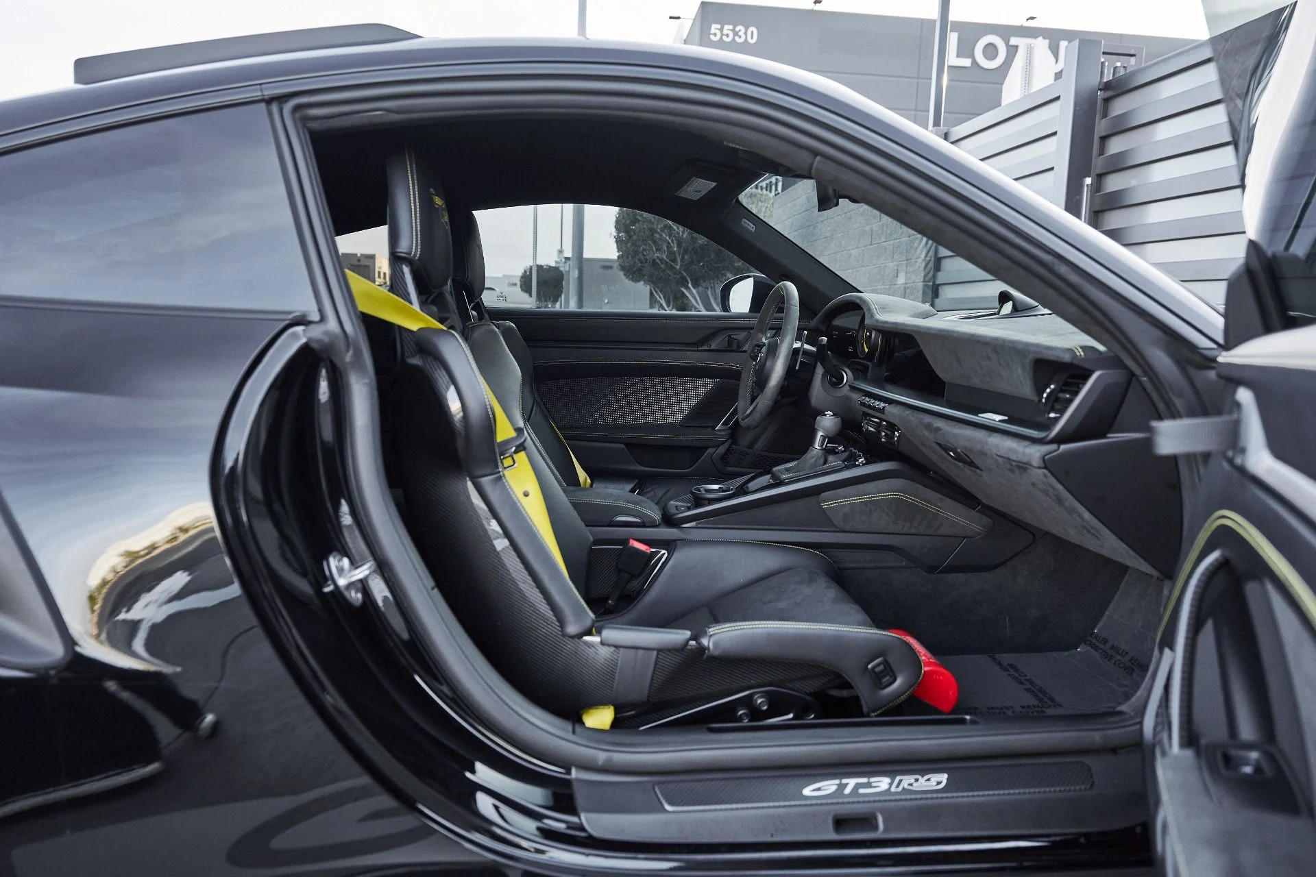 mph028_903816460_Used_2024_Porsche_911_GT_3_RS_1766112747_03fba9f001