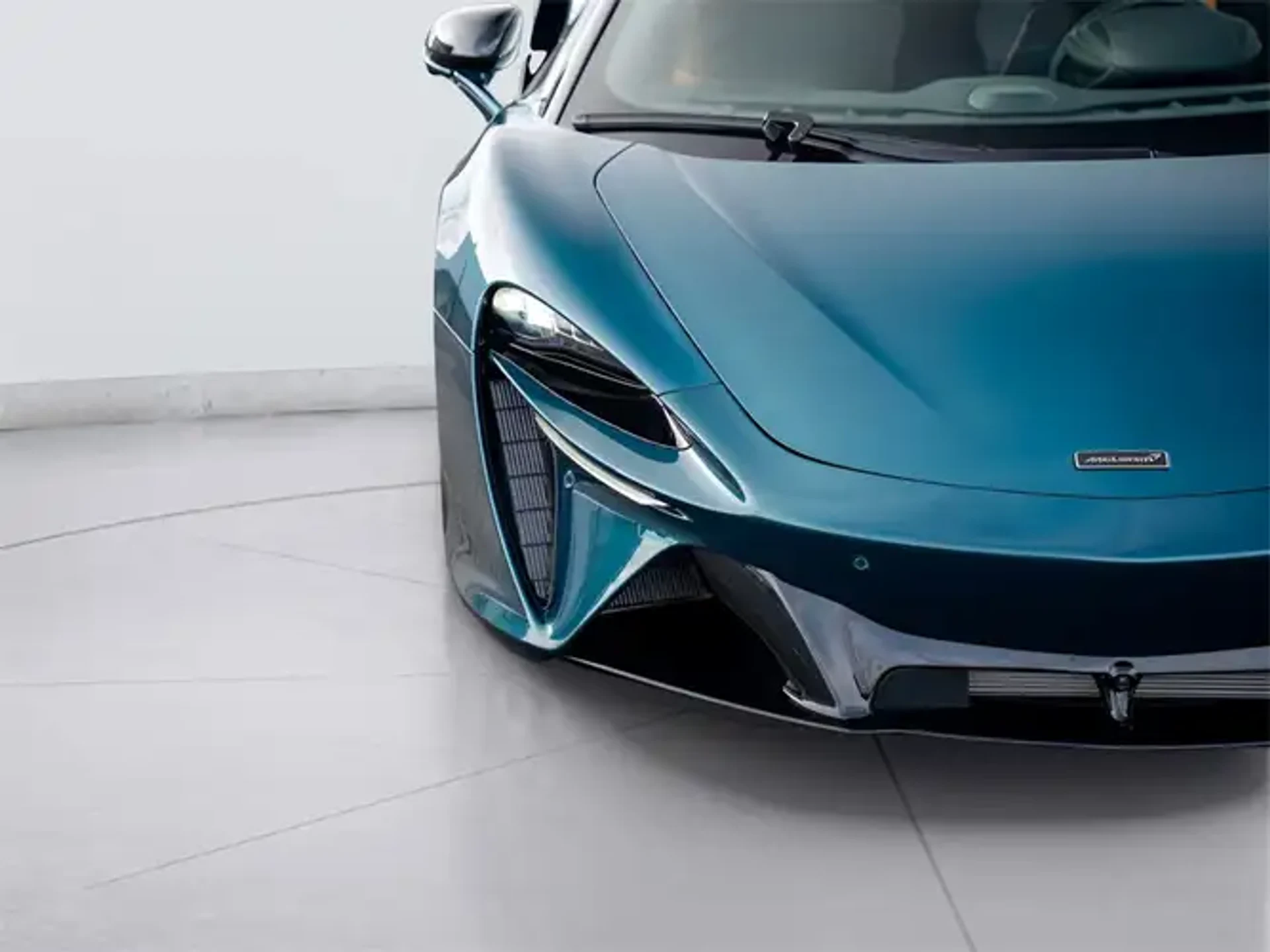 mph028_908640058_Pg2ip141s1j_Oi_Vv_G_med_e234835199