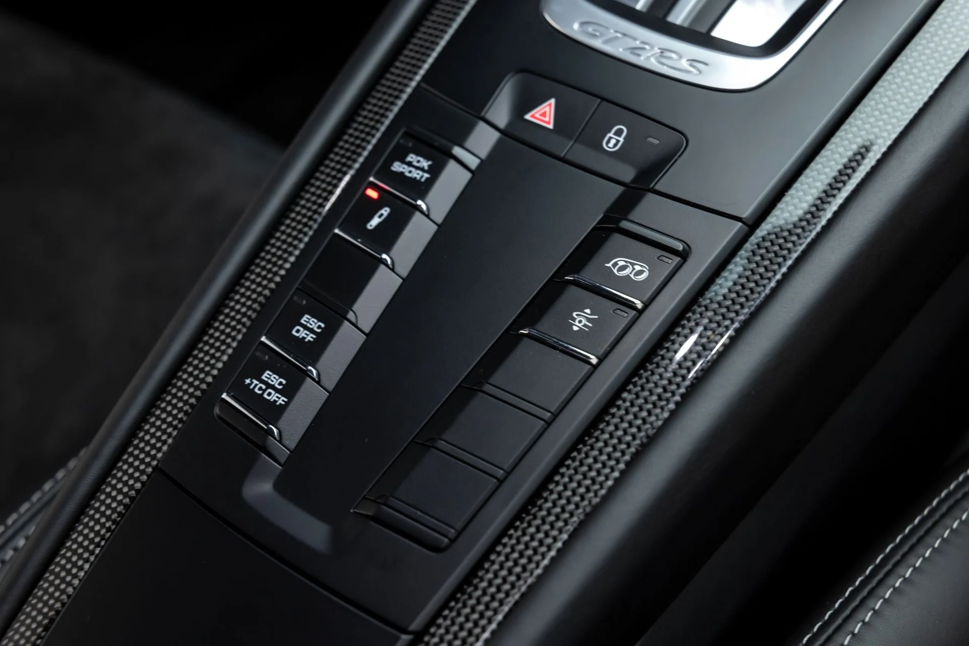 mph028_90994760_11865_p29_l_60290ed161