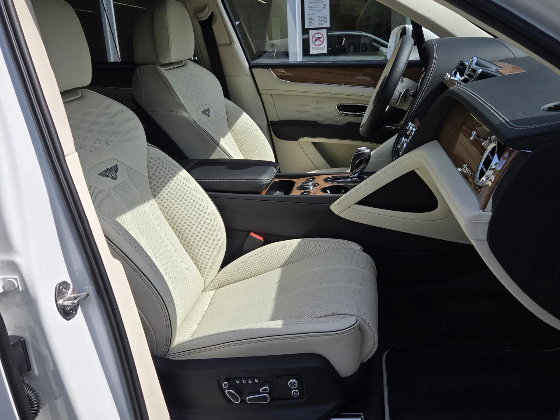 mph028_911588071_c483a3cf18682420c8d5411a6f64c05bx_edbaa18edb