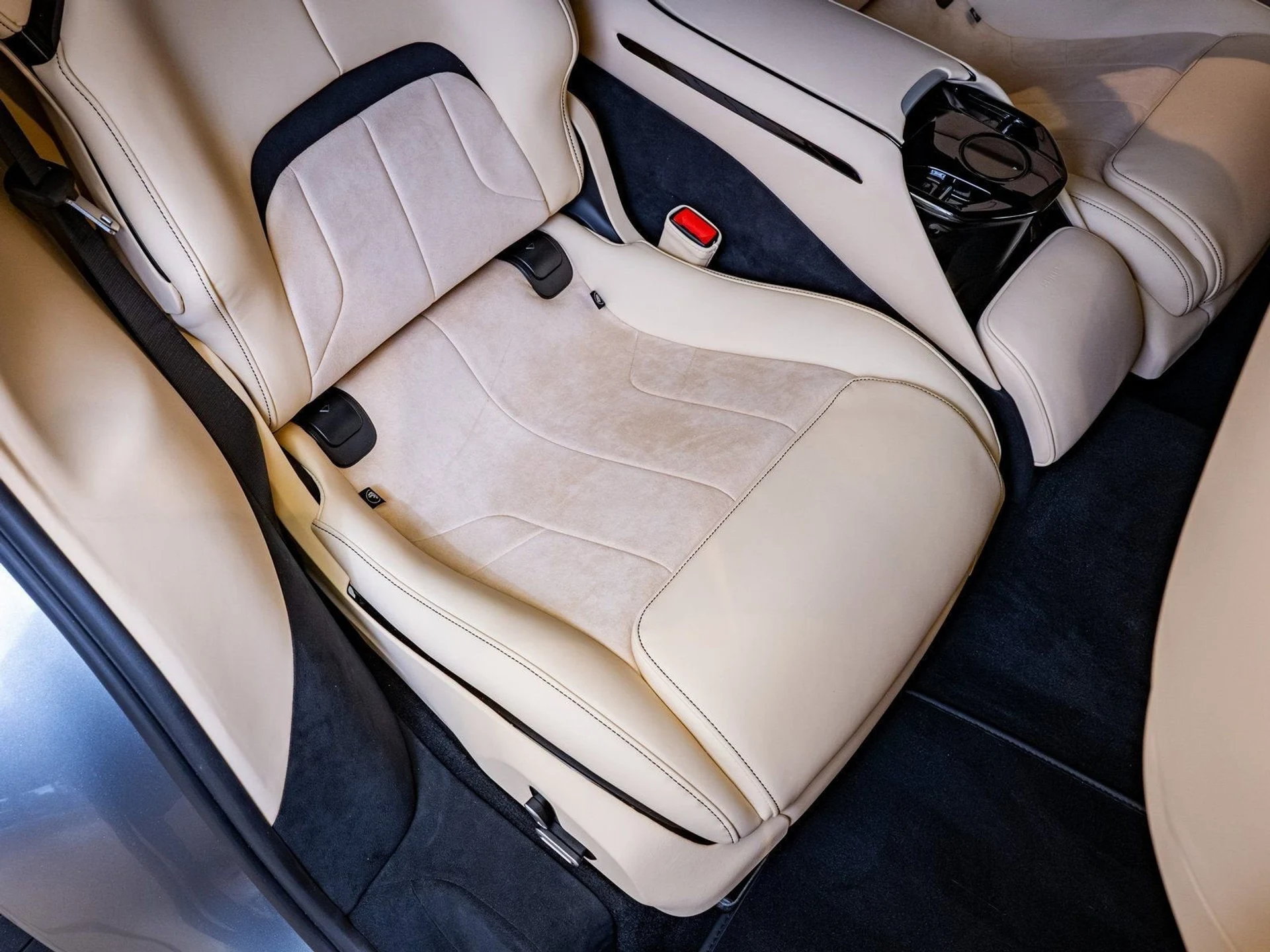 mph028_912554053_29_f6ae9efadb