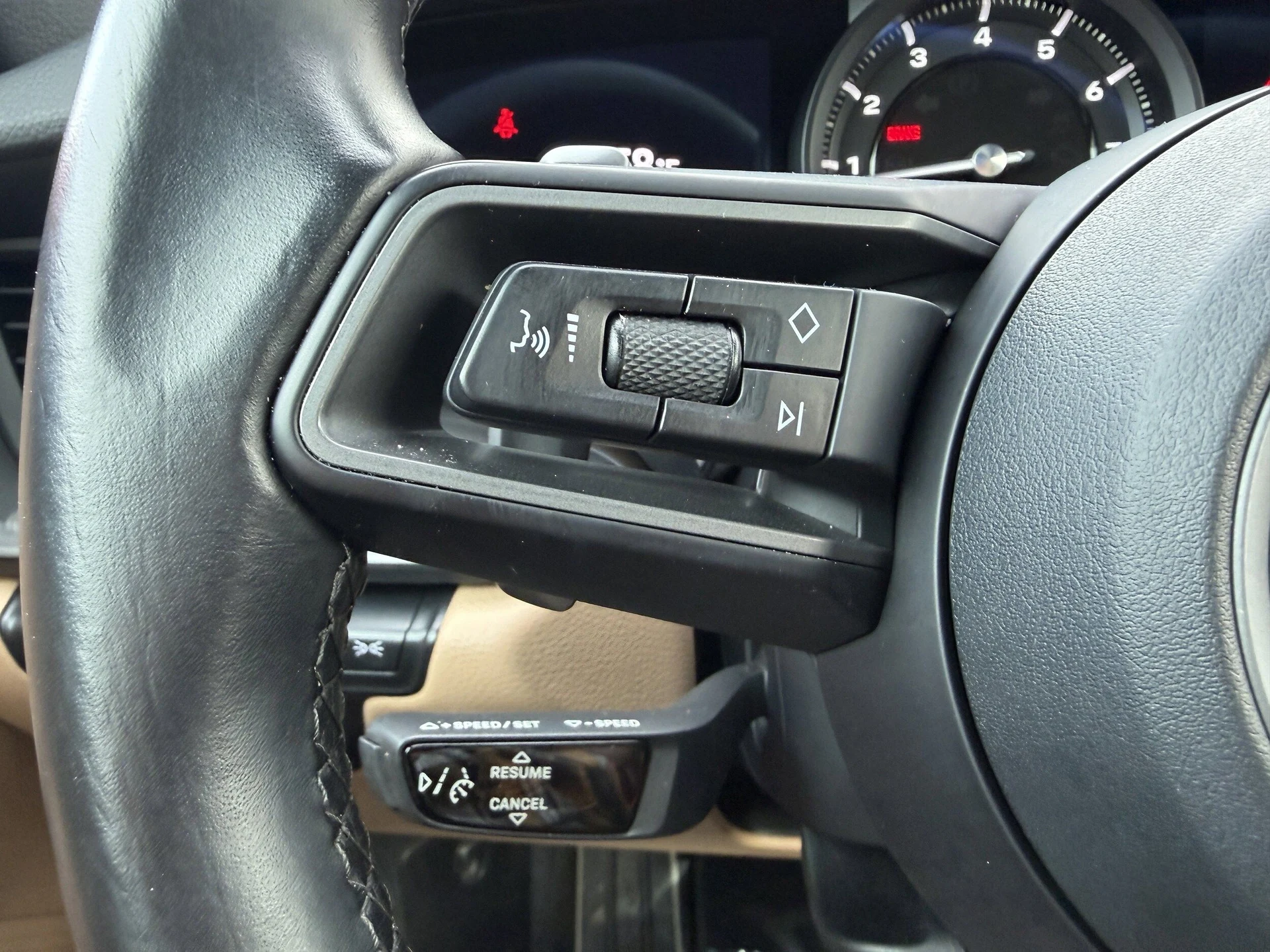 mph028_917626045_65853240dd079a3262228ed08cf5a333x_71a7007e50