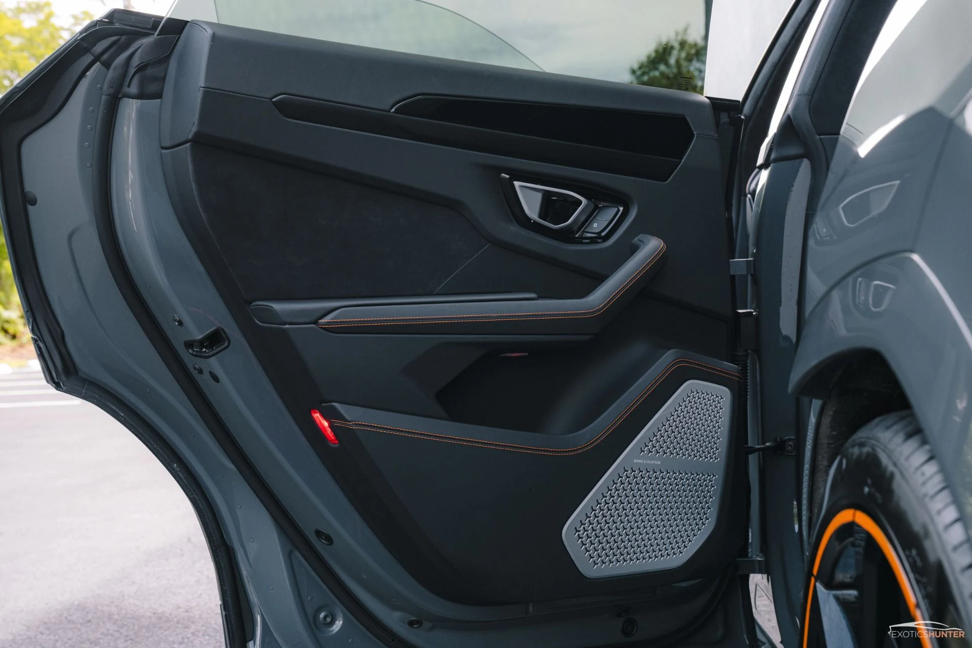 mph028_922341247_Used_2022_Lamborghini_Urus_Grigio_Telesto_Bang_Olufsen_Sound_1758233422_d171e43e20