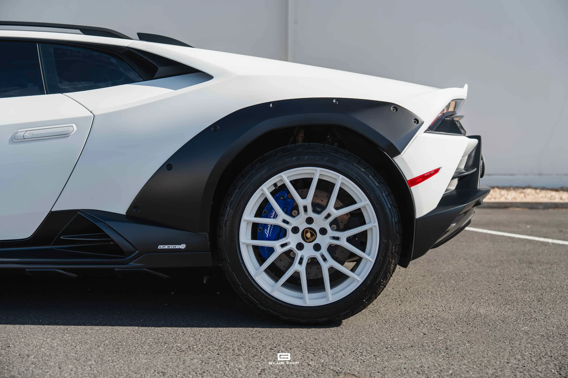 mph028_922797391_6a31cff88025615f175f398a_2024_Lamborghini_Huracan_Sterrato_29_e899422ec1