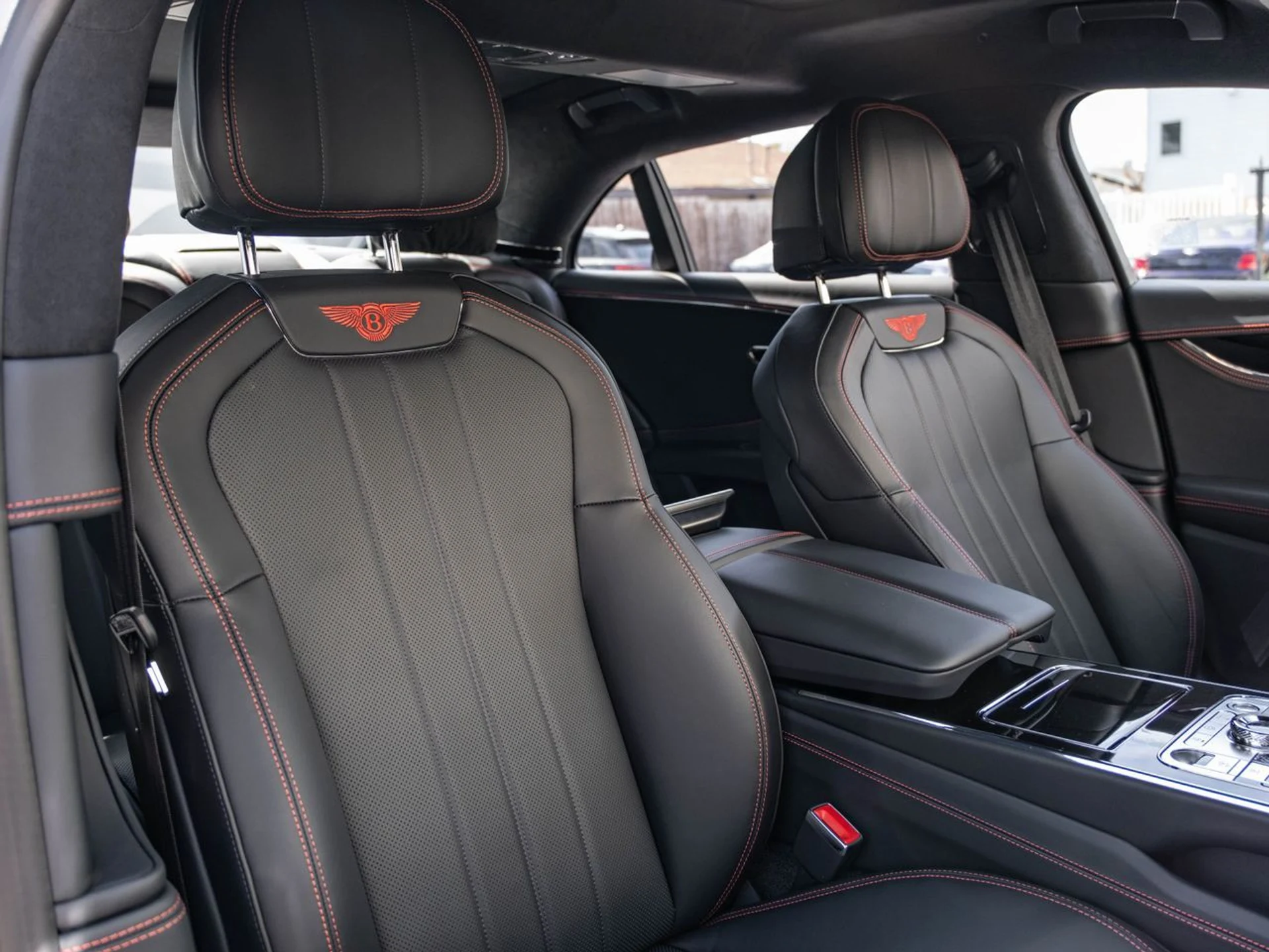 mph028_924106633_c1ccf414061a0411f3cd81e820465d56x_f7793df9dc