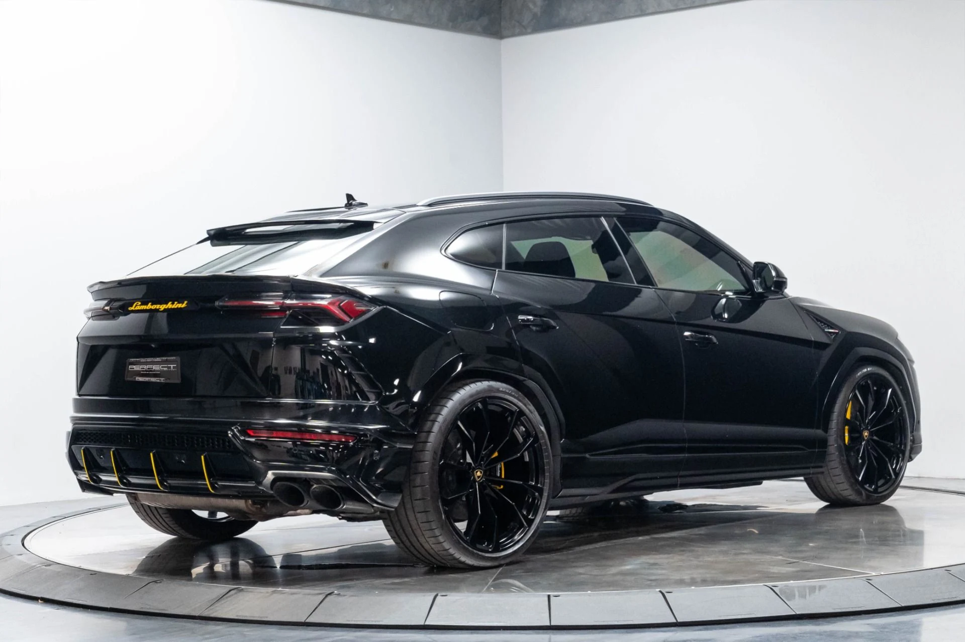 mph028_927576684_Used_2019_Lamborghini_Urus_1786985122_1adeb3a02a