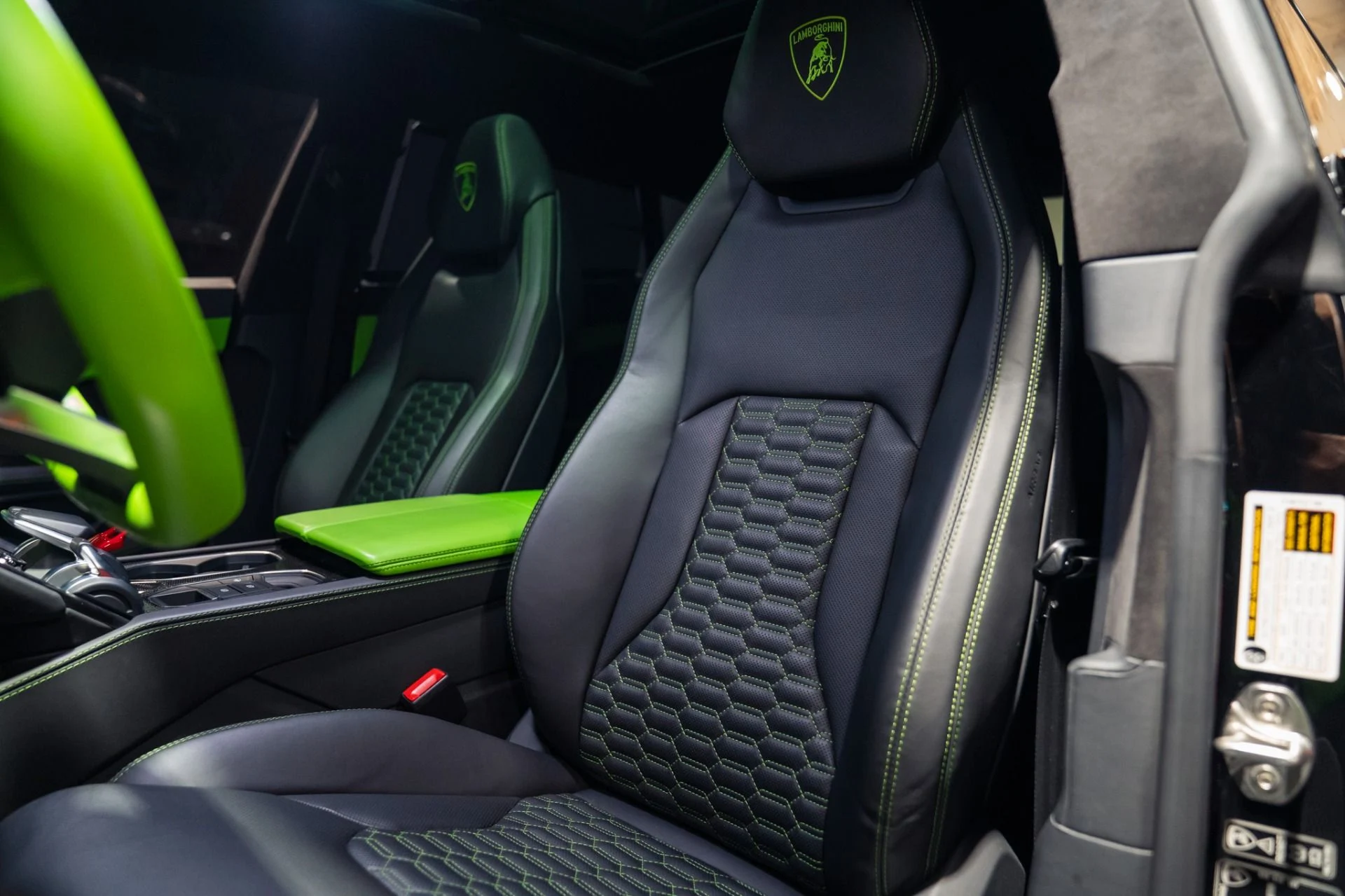 mph028_939477003_Used_2022_Lamborghini_Urus_FULL_CARBON_EXTERIOR_MASSIVE_MSRP_1786214516_3553befa67